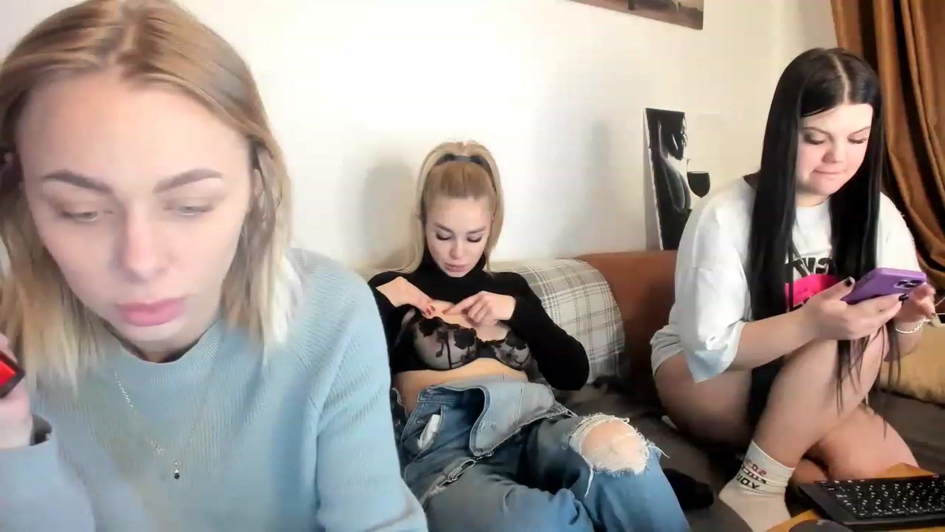 Gallery image thumbnail from YourPupsik's myfreecams stream on, 03/20/2023, 12:36 image 8 of 20