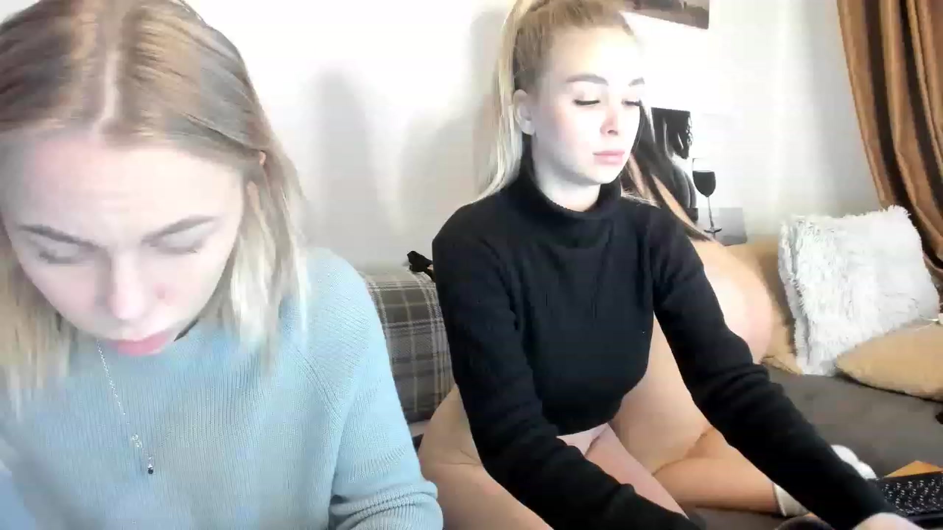 Gallery image thumbnail from YourPupsik's myfreecams stream on, 03/20/2023, 12:36 image 18 of 20