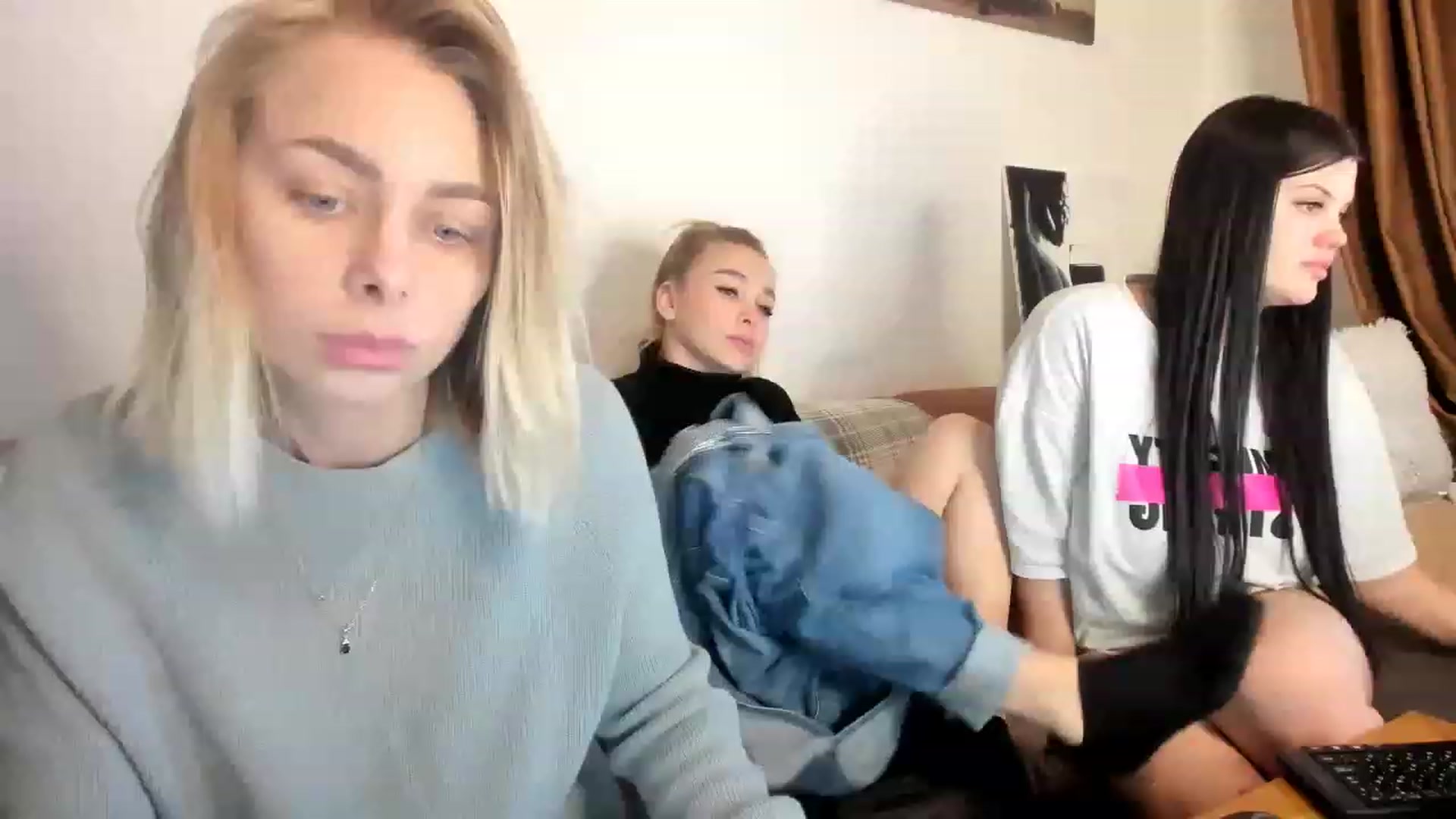 Gallery image thumbnail from YourPupsik's myfreecams stream on, 03/20/2023, 12:36 image 13 of 20