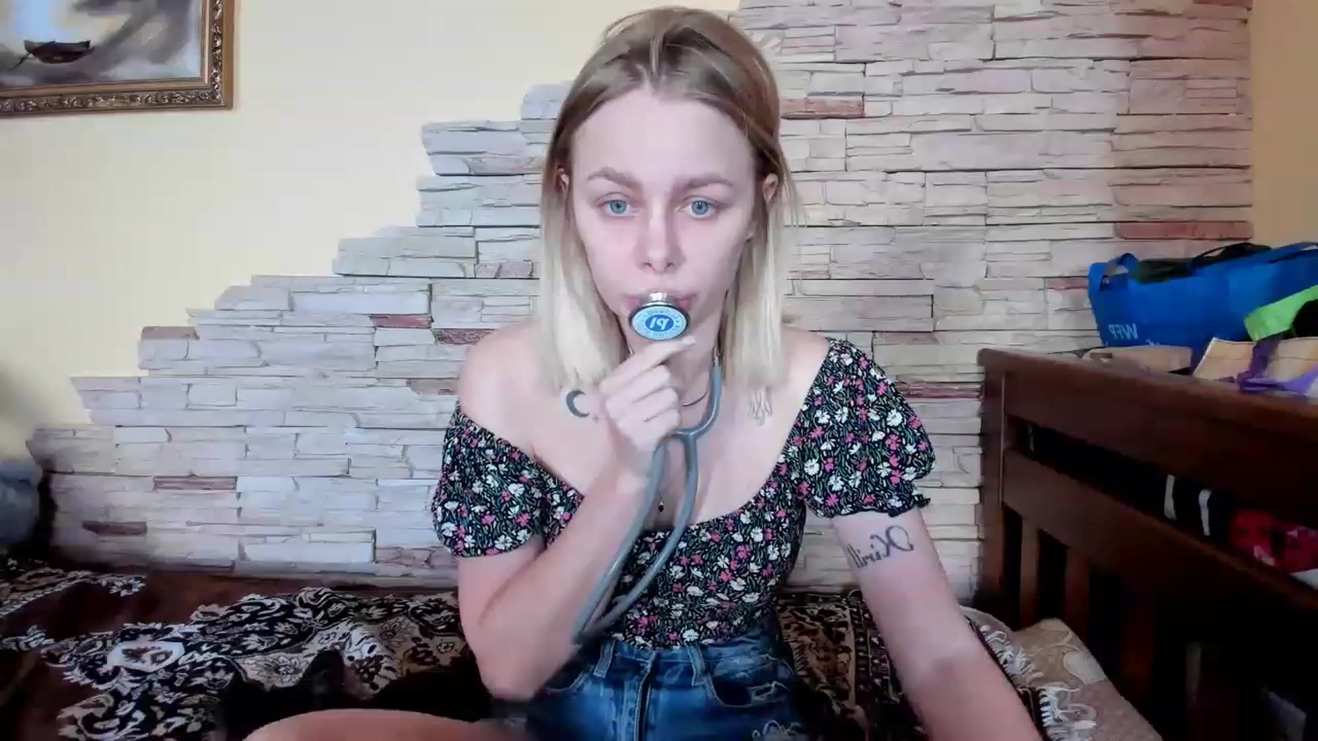 Gallery image thumbnail from YourPupsik's myfreecams stream on, 04/23/2023, 10:37 image 6 of 20