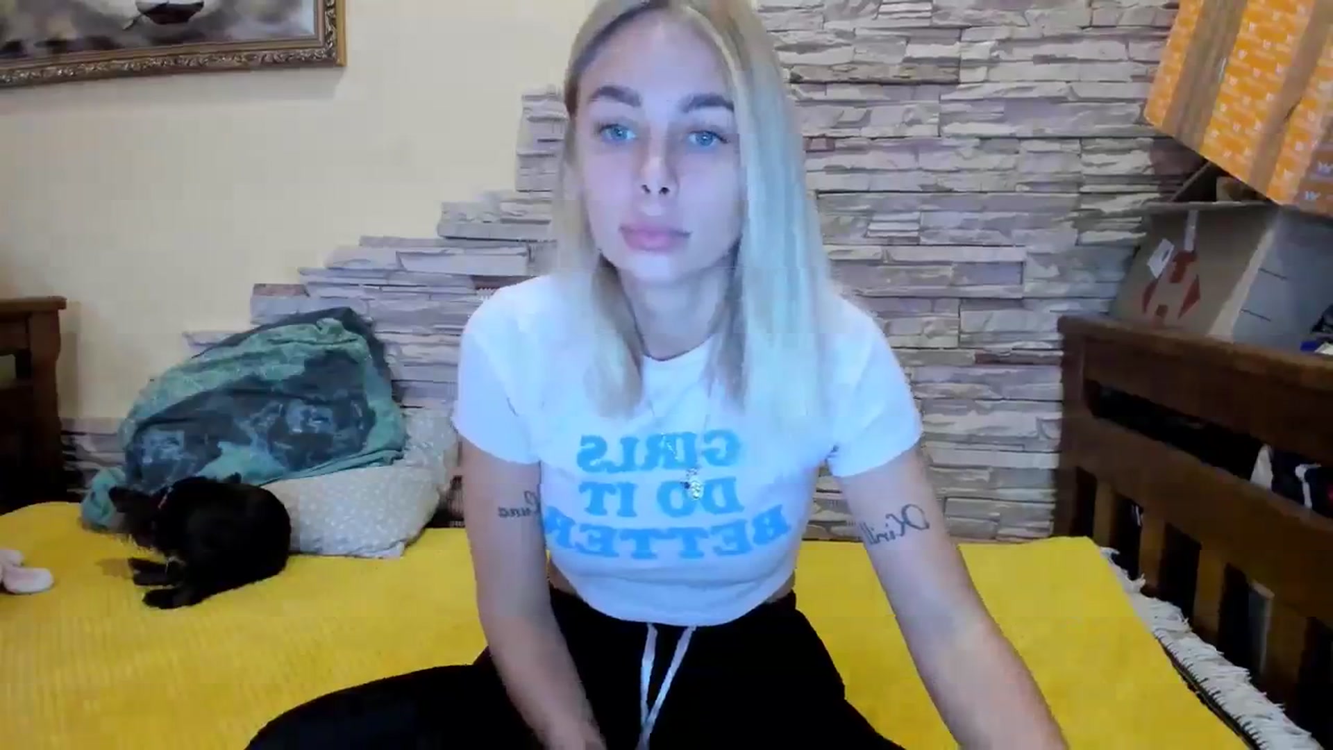 Gallery image thumbnail from YourPupsik's myfreecams stream on, 11/08/2023, 10:36 image 10 of 20