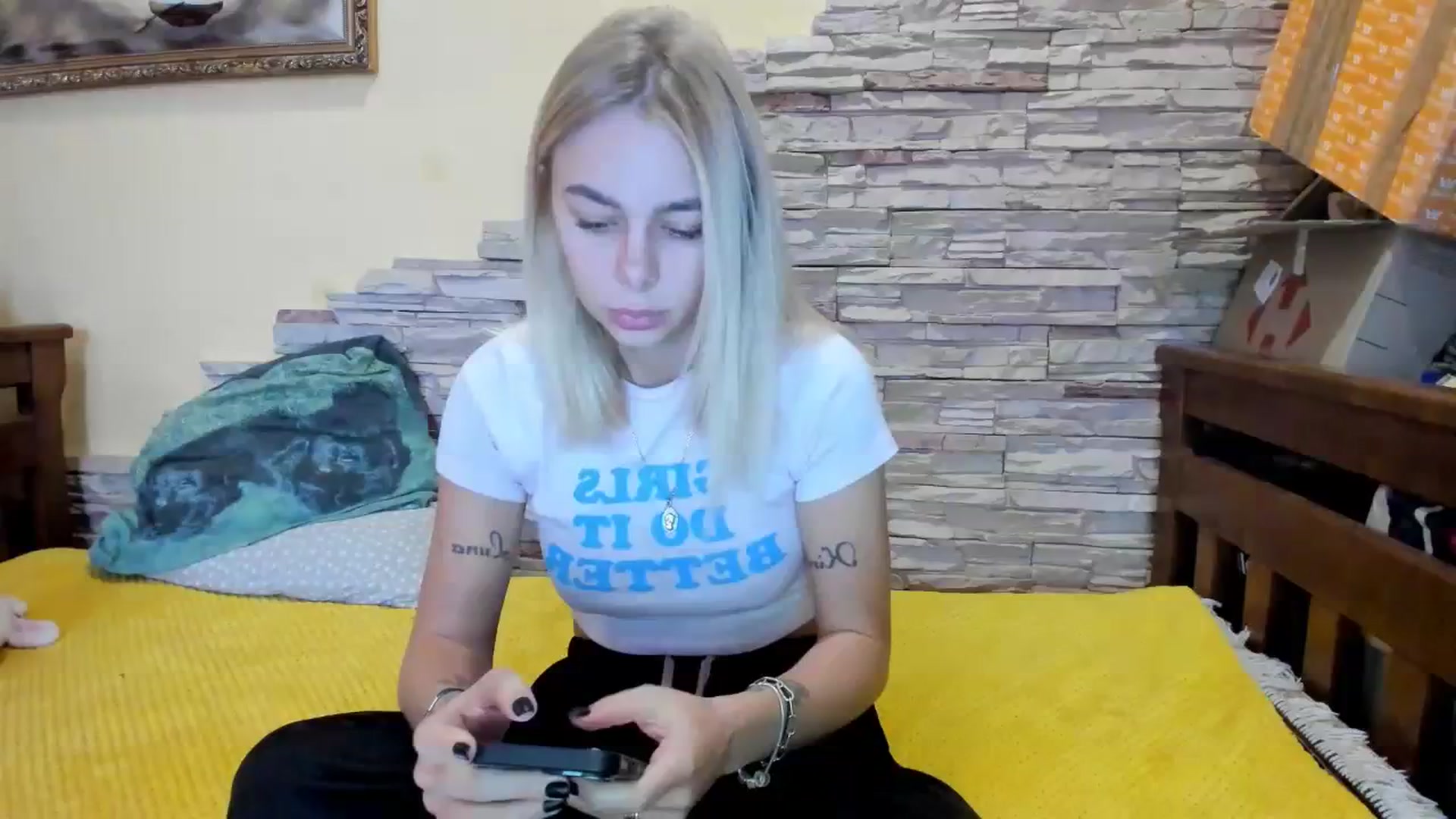 Gallery image thumbnail from YourPupsik's myfreecams stream on, 11/08/2023, 10:36 image 1 of 20