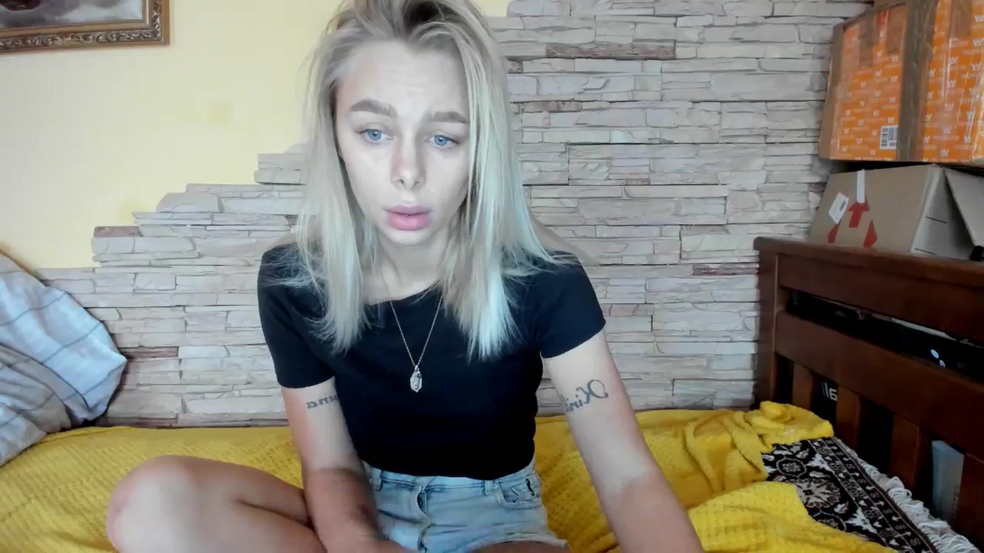 Gallery image thumbnail from YourPupsik's myfreecams stream on, 12/10/2023, 11:50 image 16 of 20