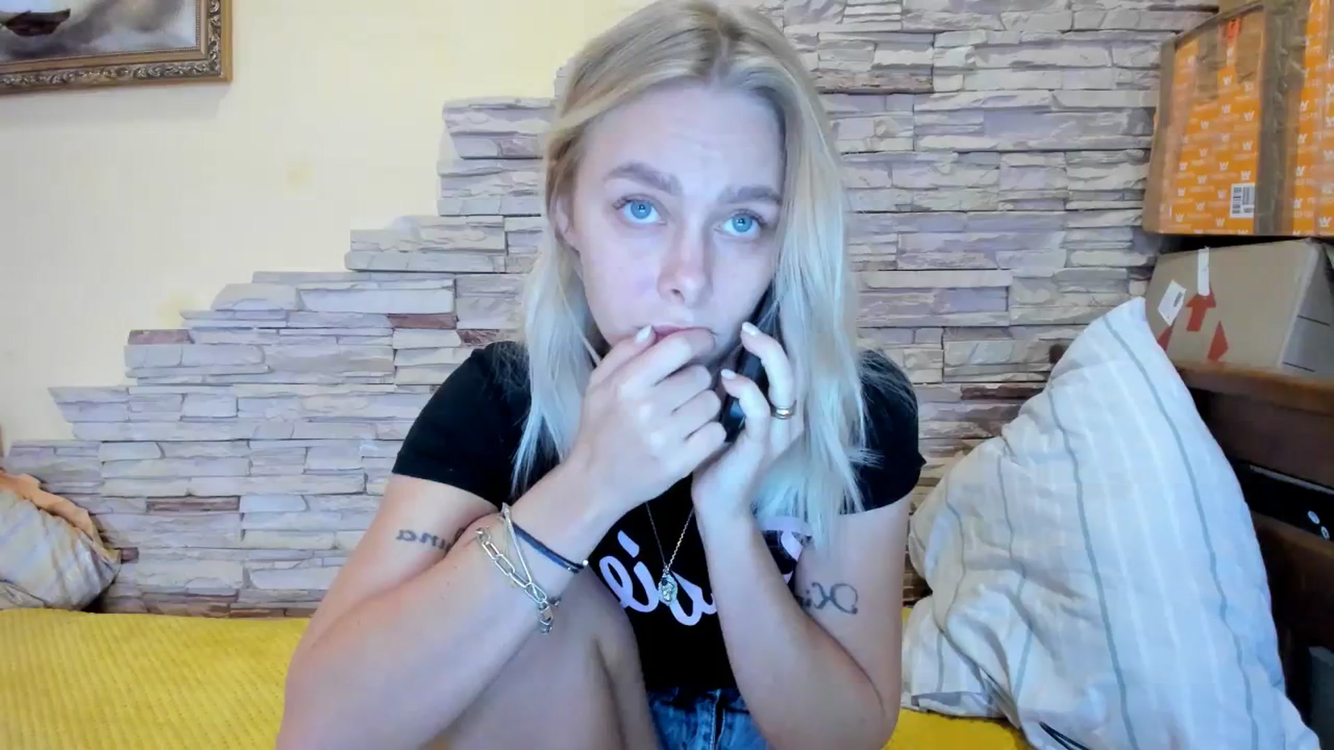 Gallery image thumbnail from YourPupsik's myfreecams stream on, 12/13/2023, 12:39 image 19 of 20
