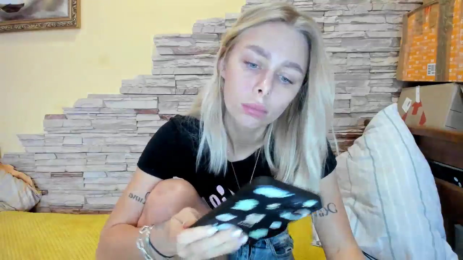 Gallery image thumbnail from YourPupsik's myfreecams stream on, 12/13/2023, 12:39 image 20 of 20