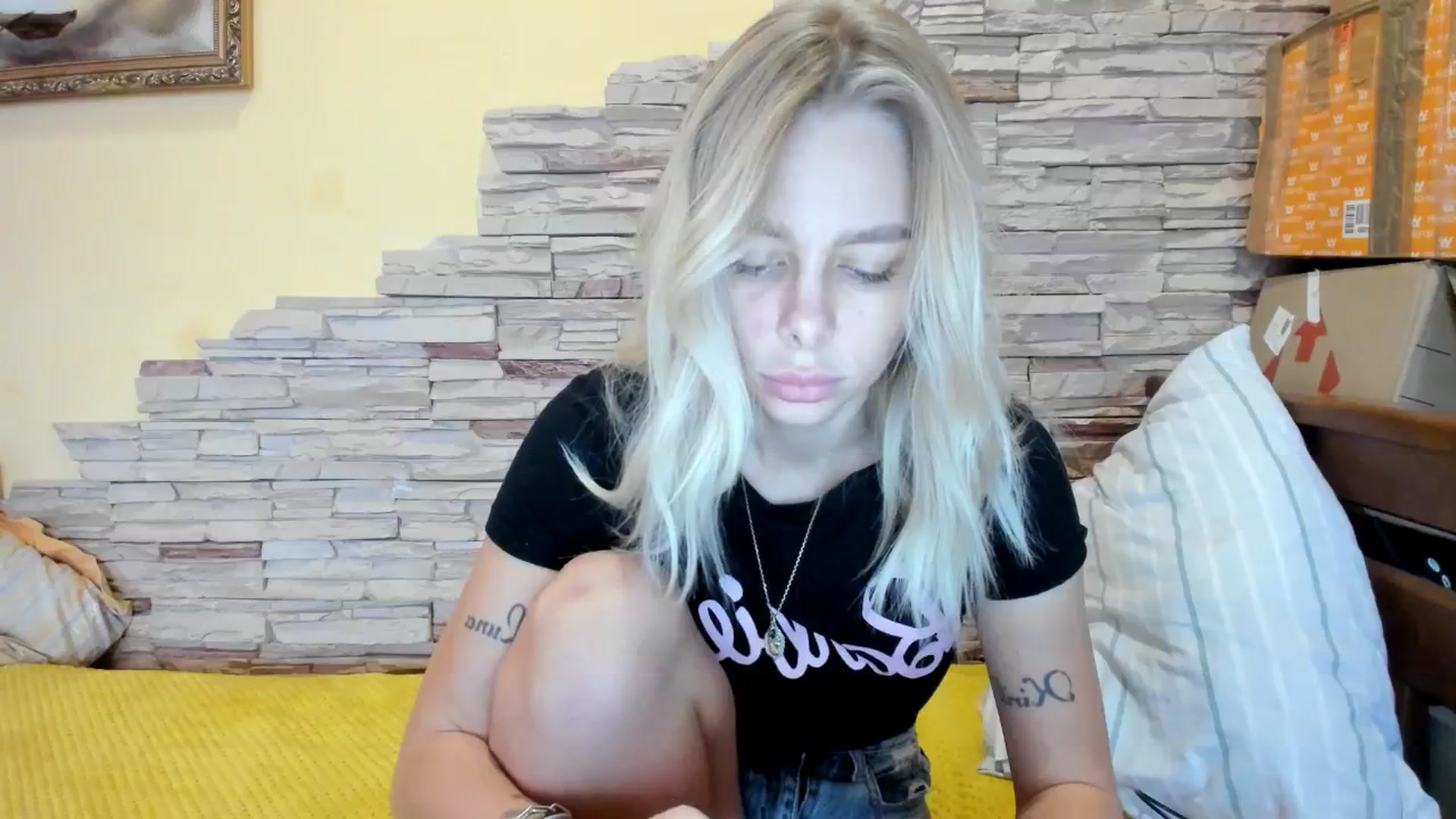 Gallery image thumbnail from YourPupsik's myfreecams stream on, 12/13/2023, 12:39 image 18 of 20