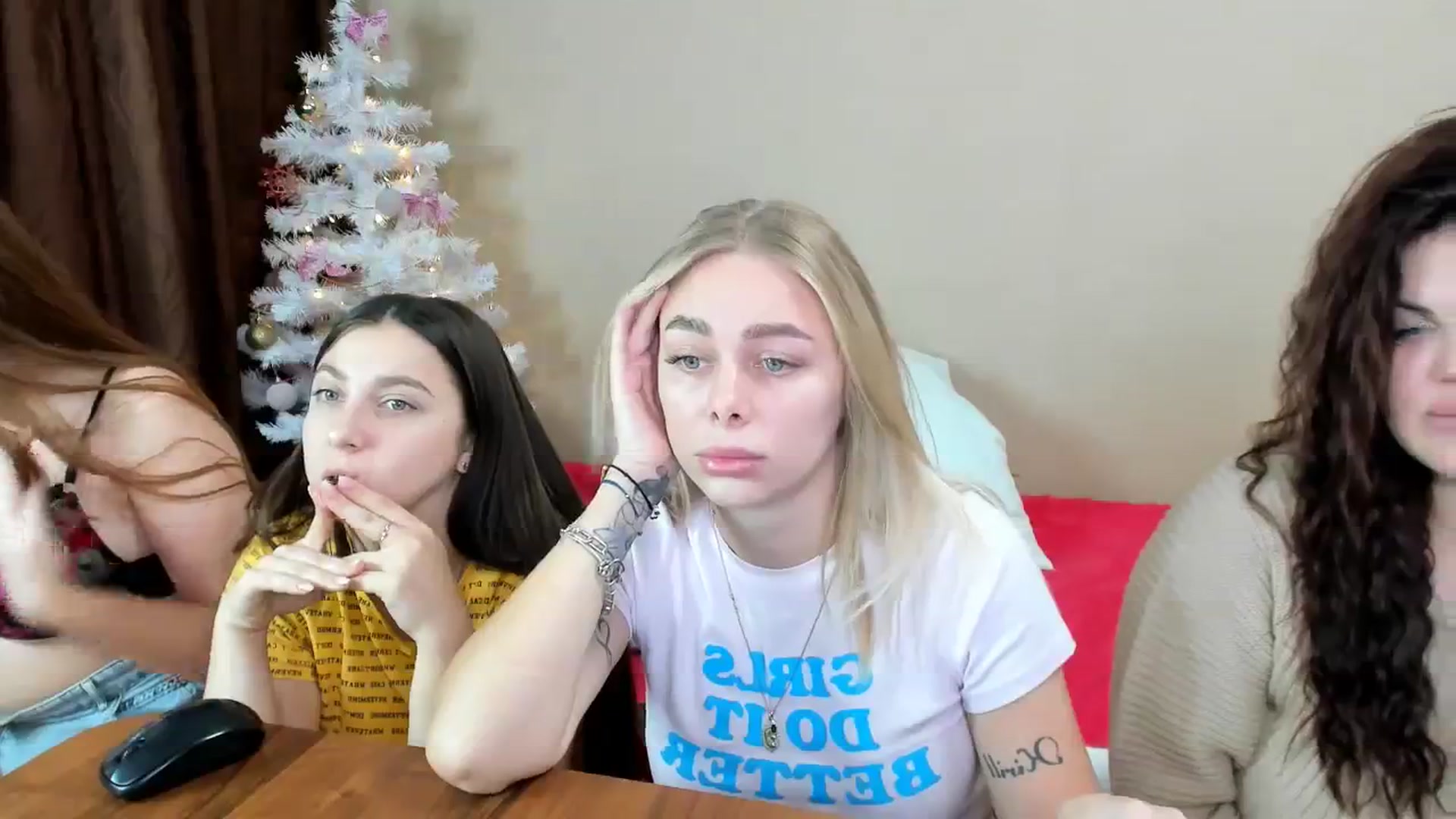Gallery image thumbnail from YourPupsik's myfreecams stream on, 12/28/2023, 09:55 image 4 of 20