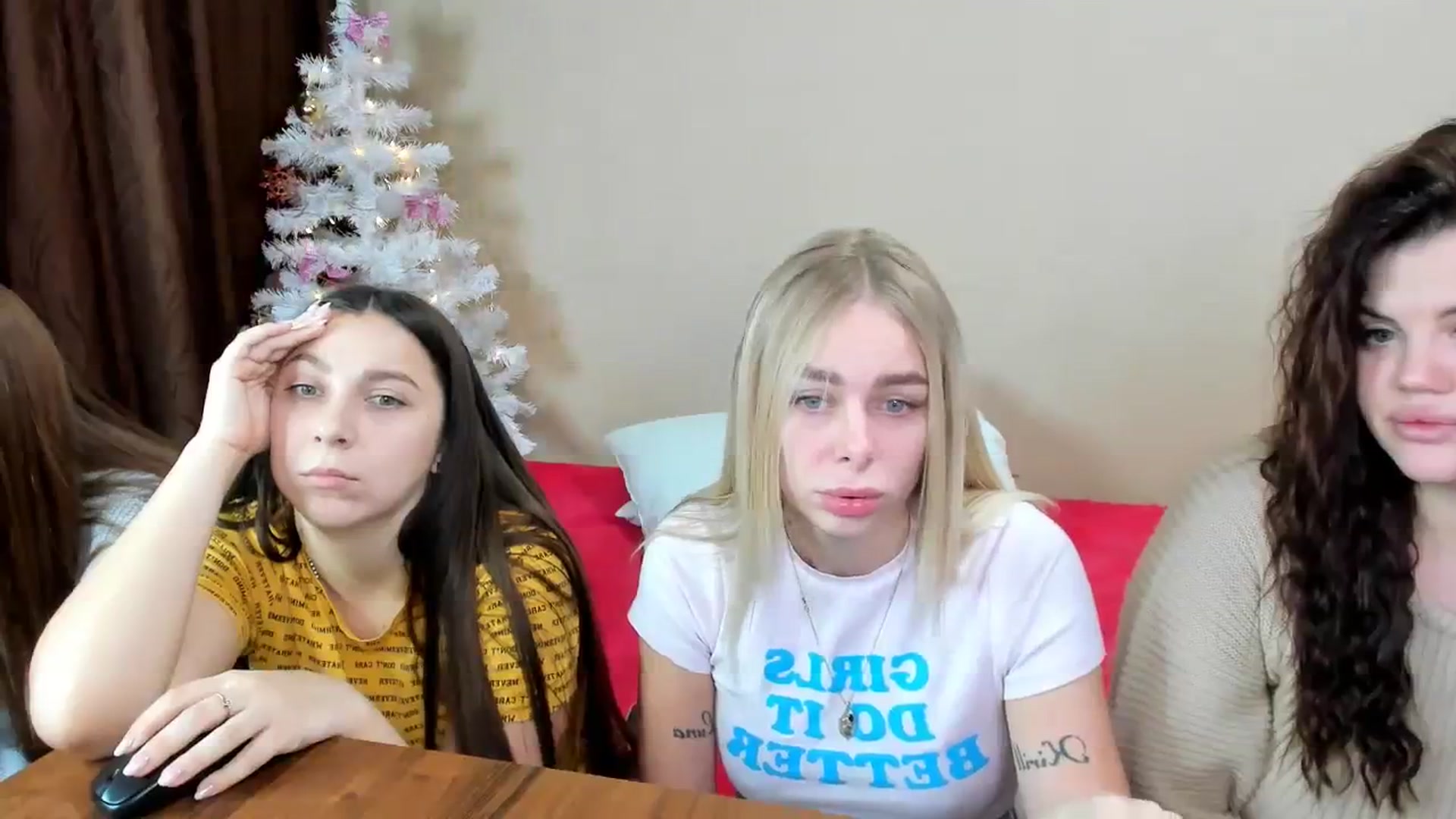 Gallery image thumbnail from YourPupsik's myfreecams stream on, 12/28/2023, 09:55 image 3 of 20