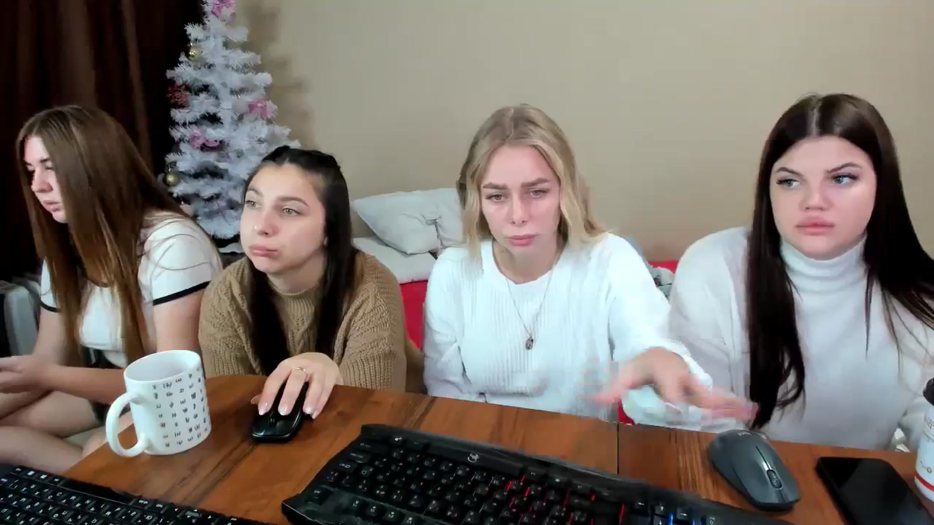 Gallery image thumbnail from YourPupsik's myfreecams stream on, 12/29/2023, 09:53 image 3 of 20