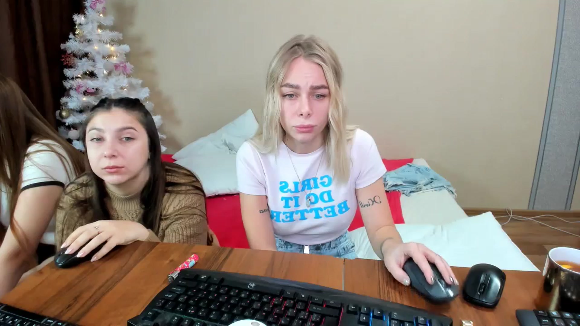 Gallery image thumbnail from YourPupsik's myfreecams stream on, 12/29/2023, 09:53 image 11 of 20