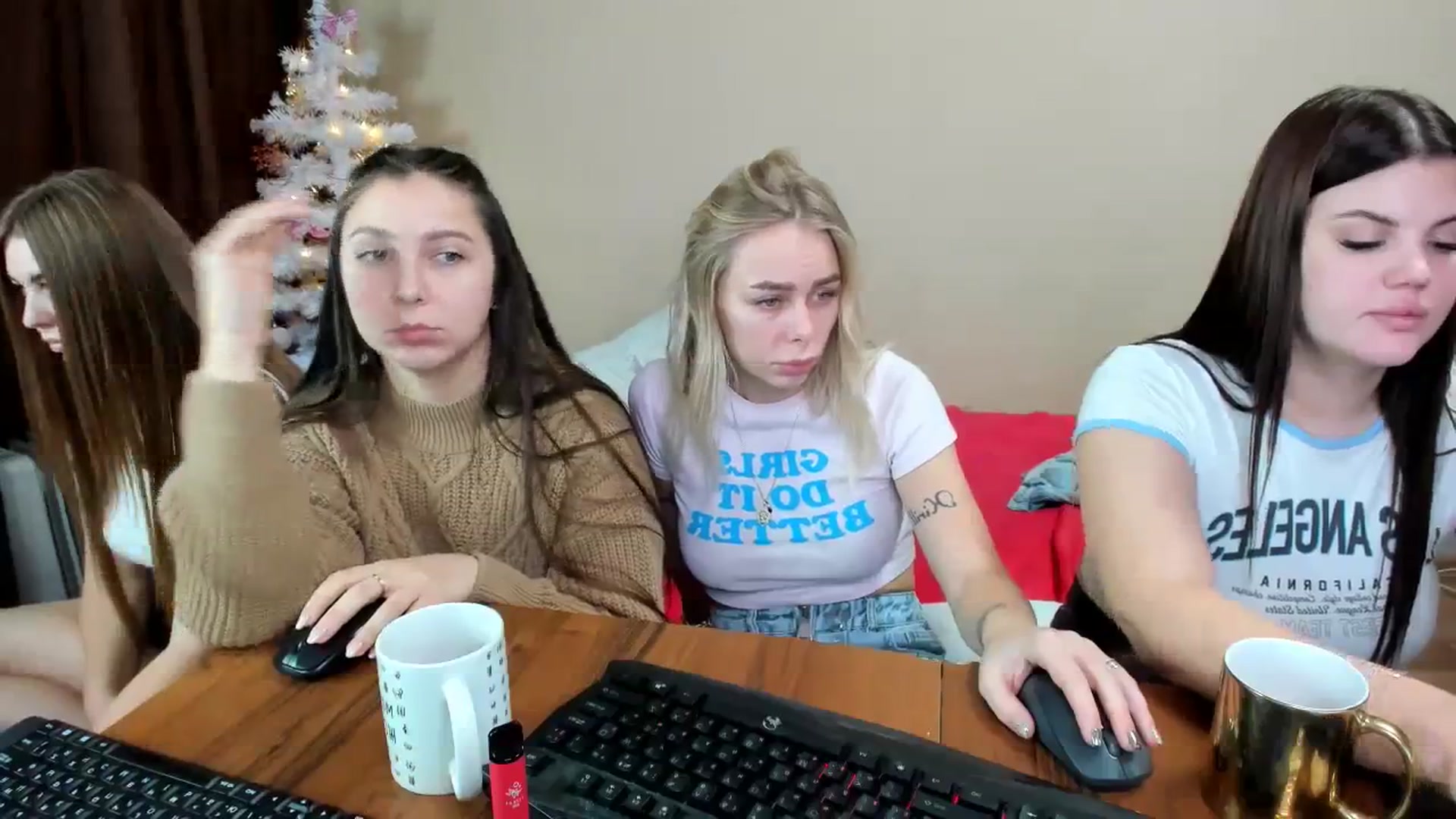 Gallery image thumbnail from YourPupsik's myfreecams stream on, 12/29/2023, 10:16 image 3 of 20