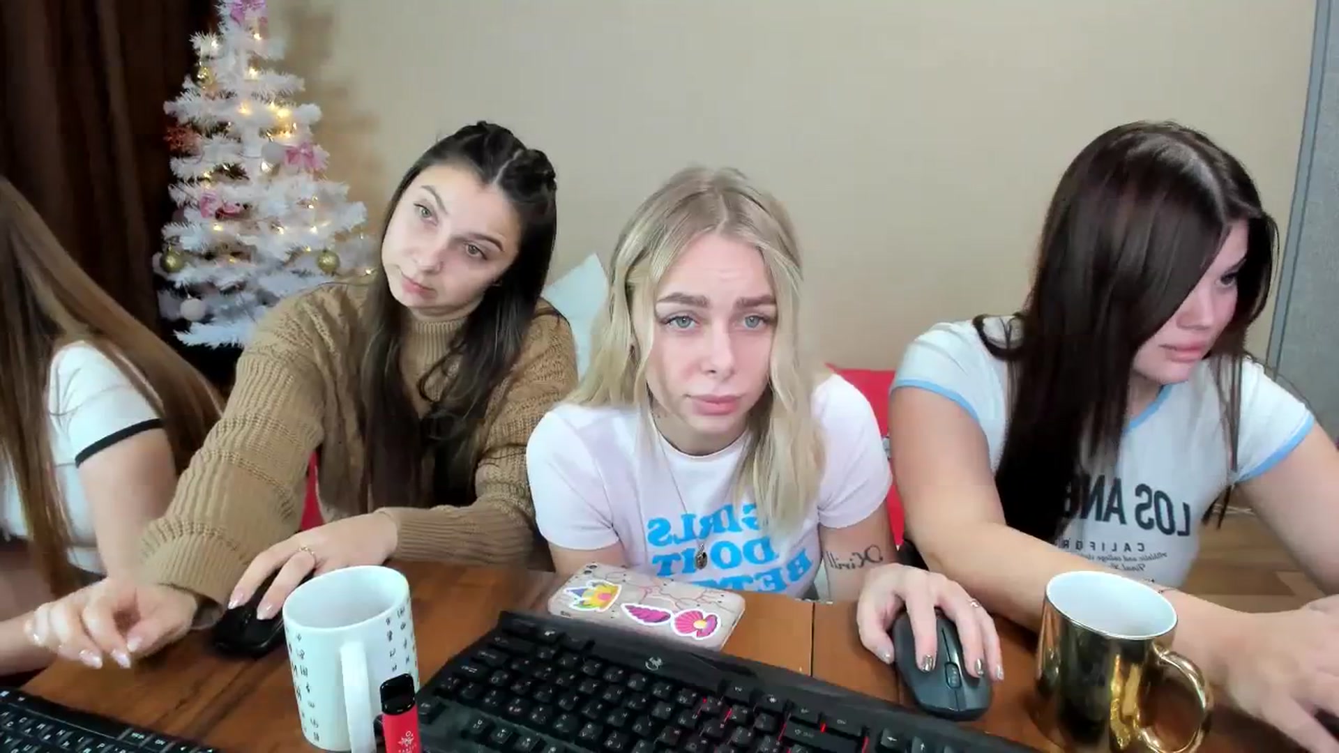 Gallery image thumbnail from YourPupsik's myfreecams stream on, 12/29/2023, 10:16 image 16 of 20