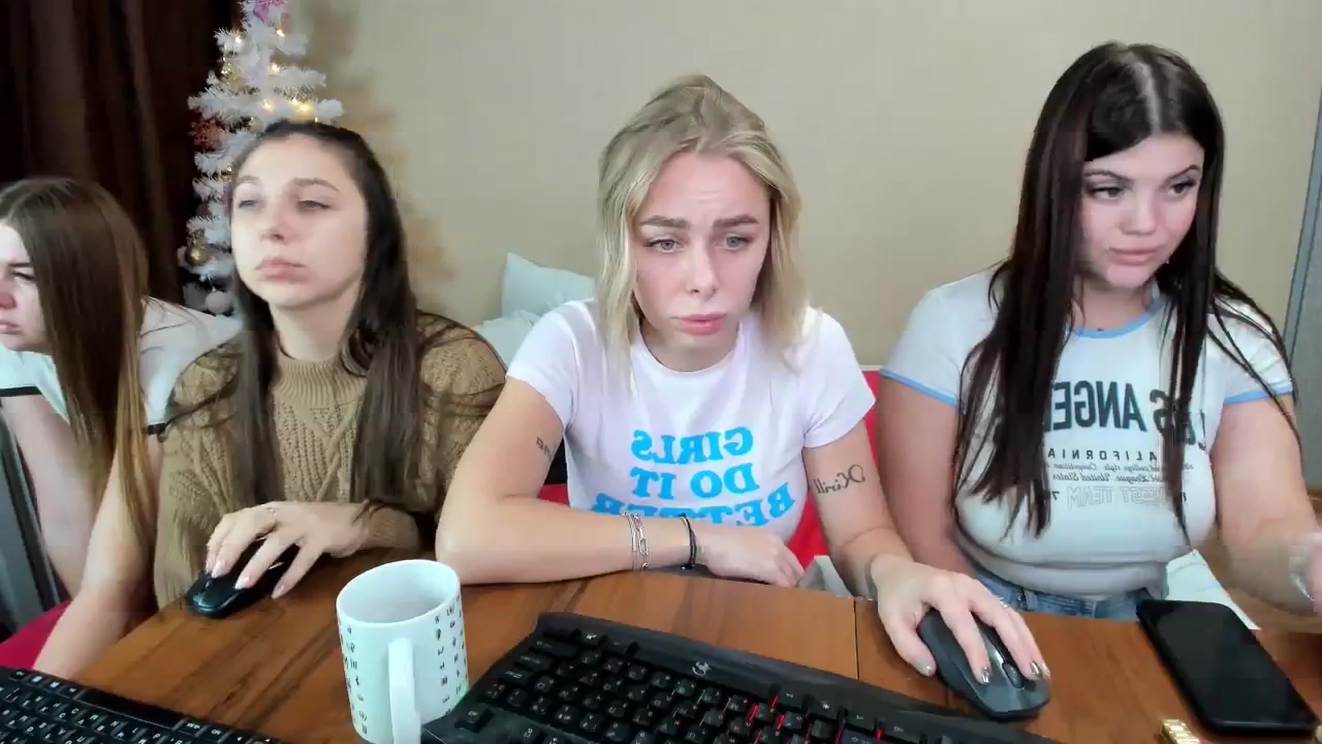 Gallery image thumbnail from YourPupsik's myfreecams stream on, 12/29/2023, 11:42 image 13 of 20