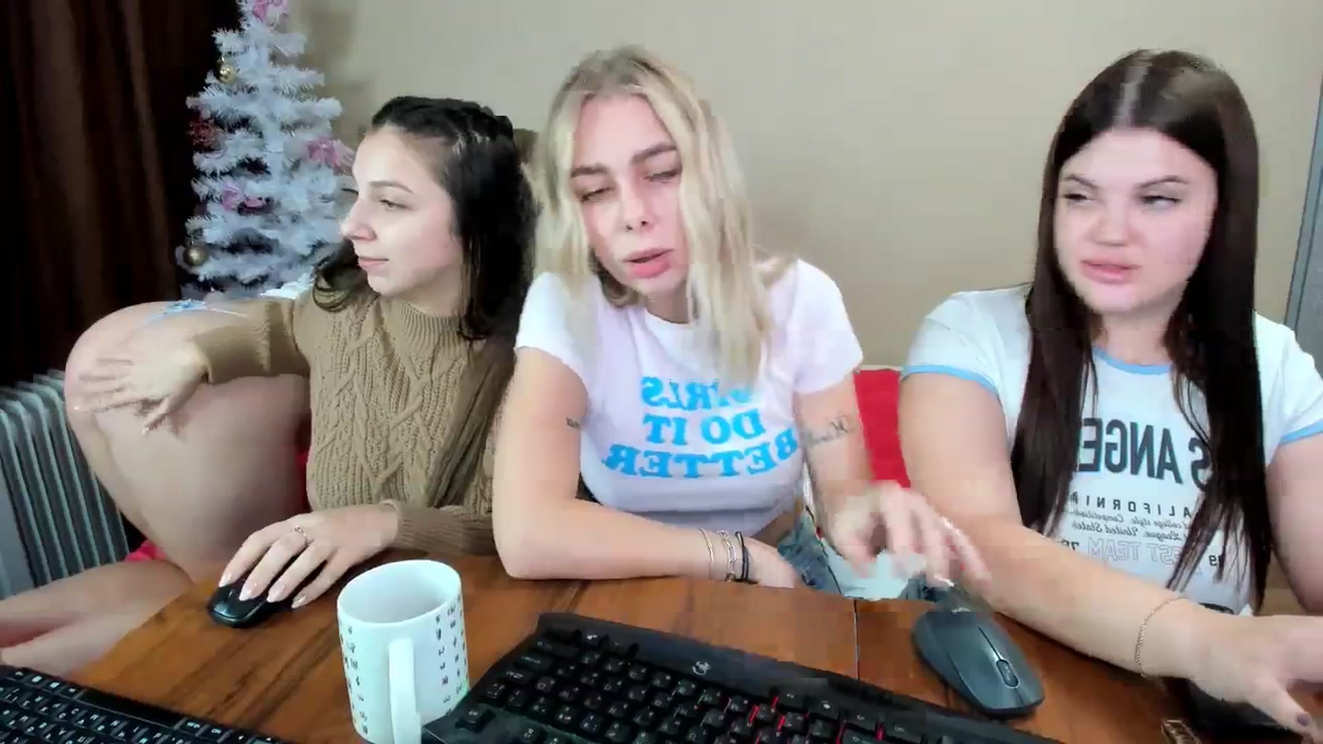 Gallery image thumbnail from YourPupsik's myfreecams stream on, 12/29/2023, 11:42 image 11 of 20