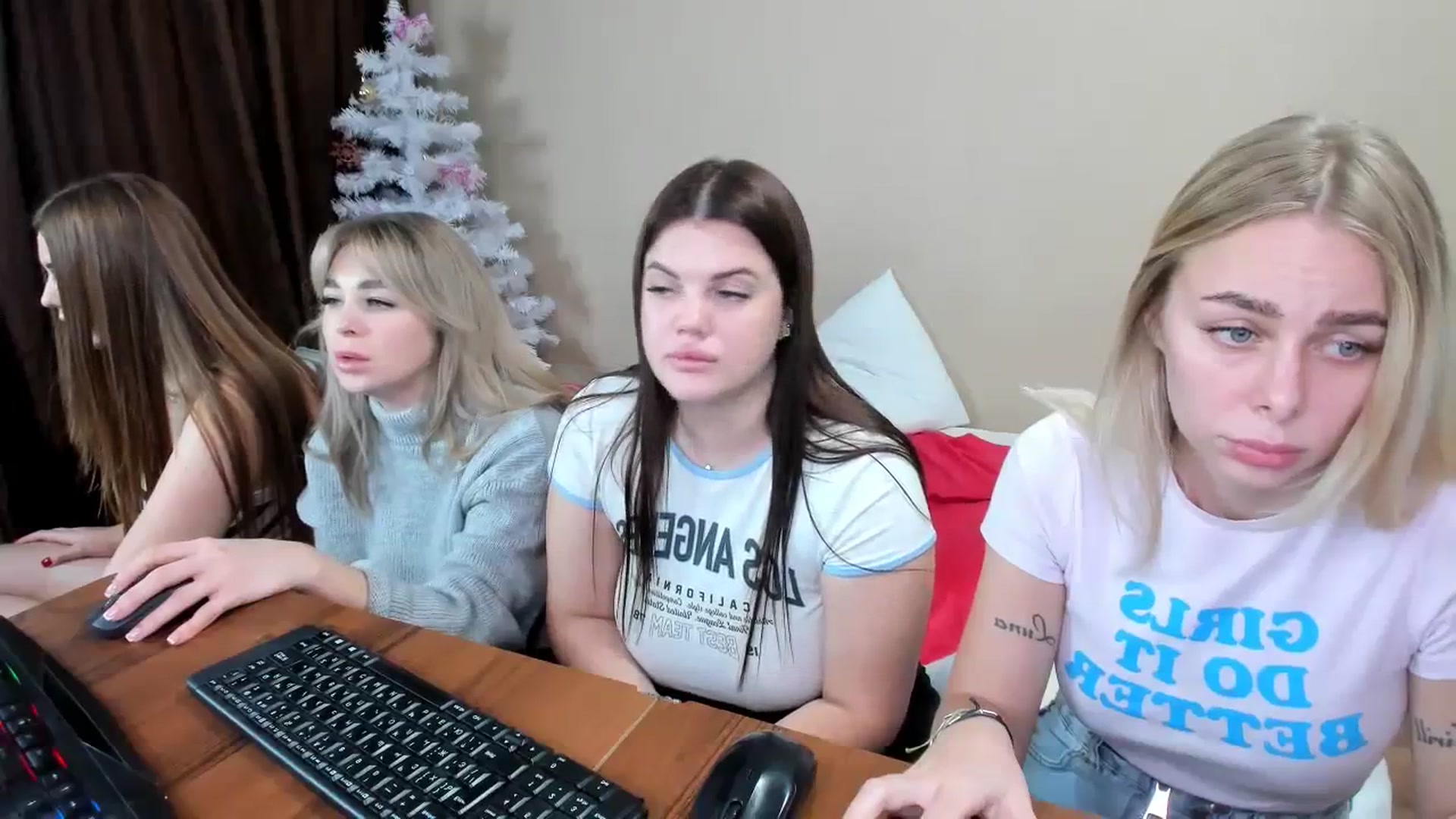 Gallery image thumbnail from YourPupsik's myfreecams stream on, 12/30/2023, 11:40 image 13 of 20