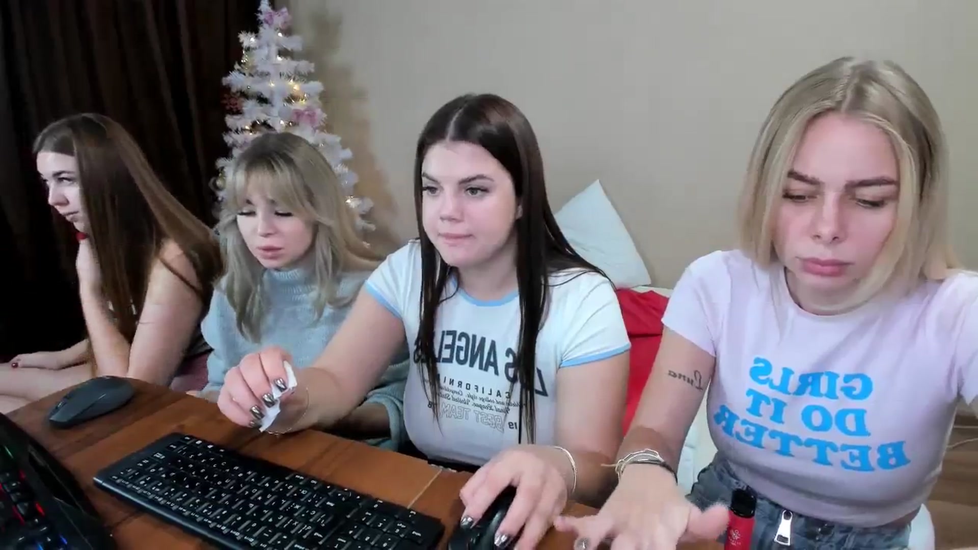 Gallery image thumbnail from YourPupsik's myfreecams stream on, 12/30/2023, 11:40 image 4 of 20