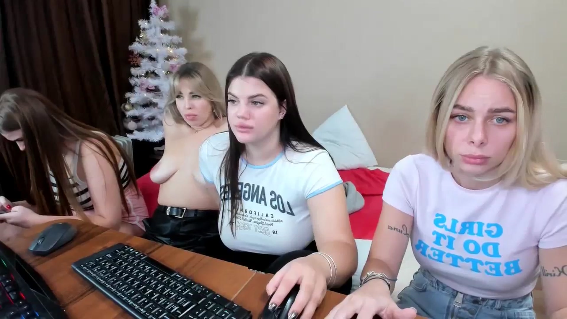 Gallery image thumbnail from YourPupsik's myfreecams stream on, 12/30/2023, 11:40 image 19 of 20