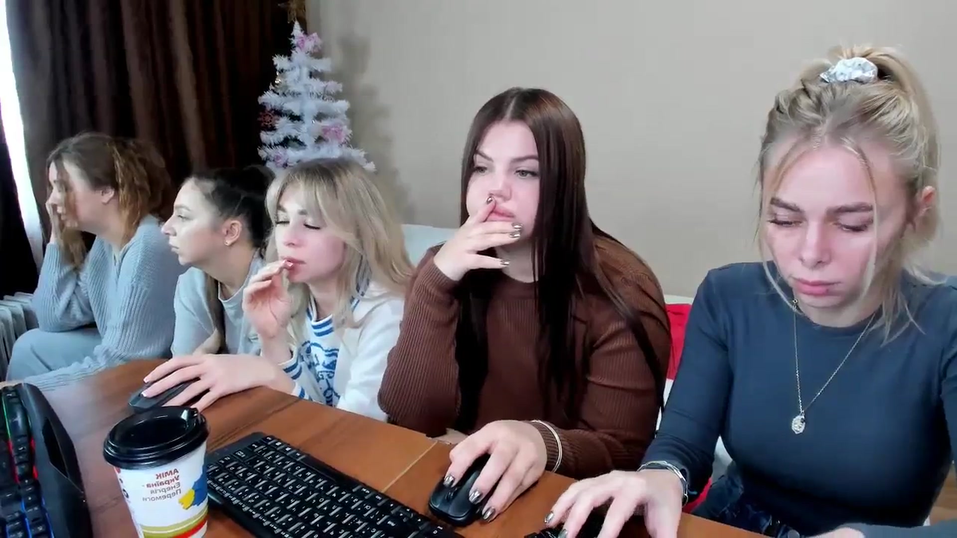 Gallery image thumbnail from YourPupsik's myfreecams stream on, 01/02/2024, 09:00 image 7 of 20