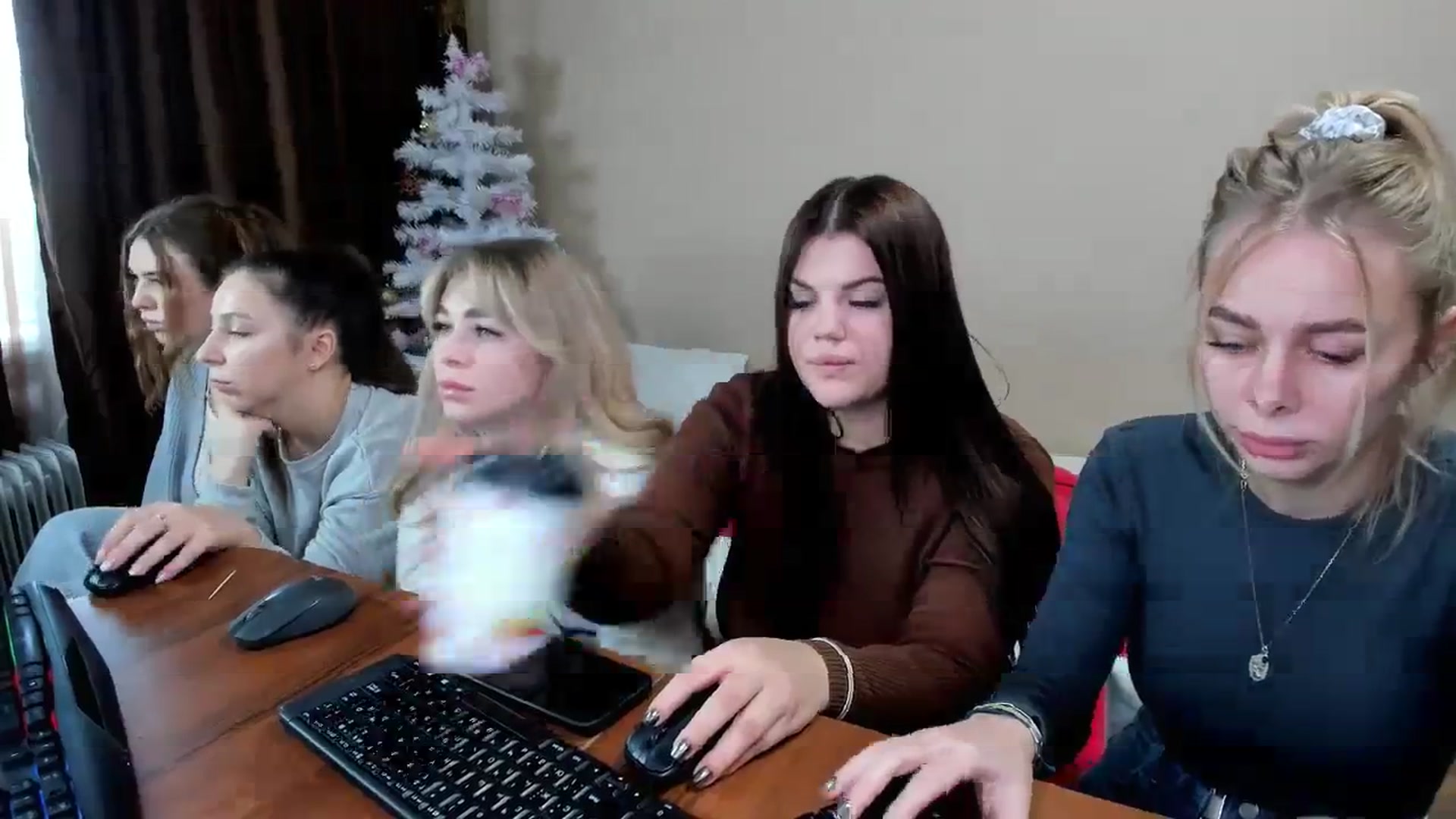 Gallery image thumbnail from YourPupsik's myfreecams stream on, 01/02/2024, 09:00 image 11 of 20