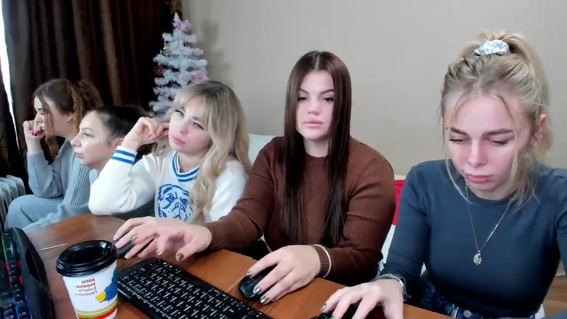 Gallery image thumbnail from YourPupsik's myfreecams stream on, 01/02/2024, 09:00 image 5 of 20