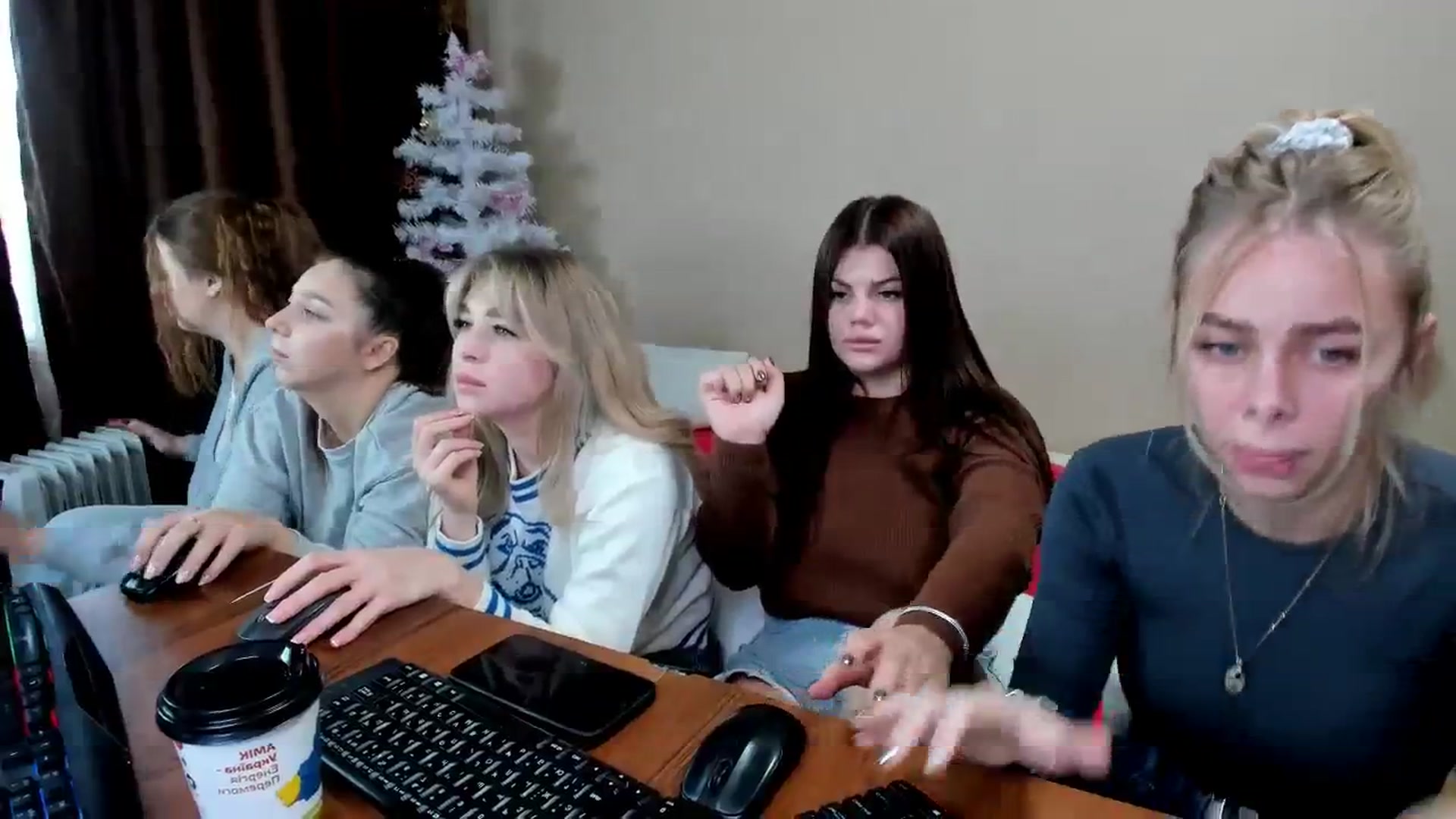 Gallery image thumbnail from YourPupsik's myfreecams stream on, 01/02/2024, 09:00 image 13 of 20