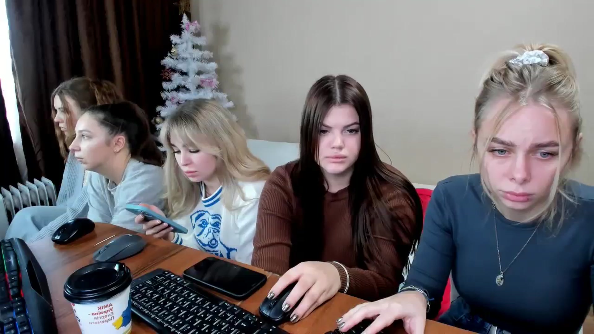 Gallery image thumbnail from YourPupsik's myfreecams stream on, 01/02/2024, 09:00 image 12 of 20