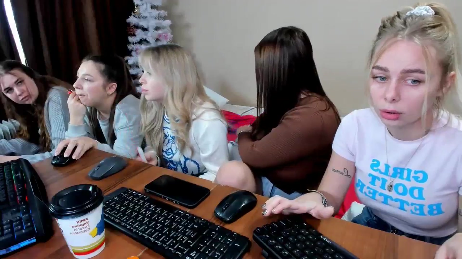 Gallery image thumbnail from YourPupsik's myfreecams stream on, 01/02/2024, 10:21 image 2 of 20