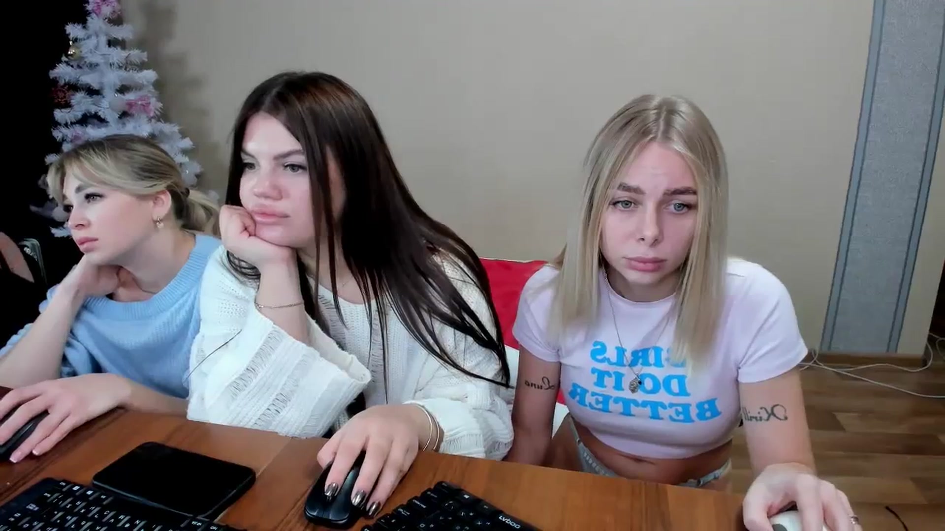 Gallery image thumbnail from YourPupsik's myfreecams stream on, 01/03/2024, 09:56 image 20 of 20