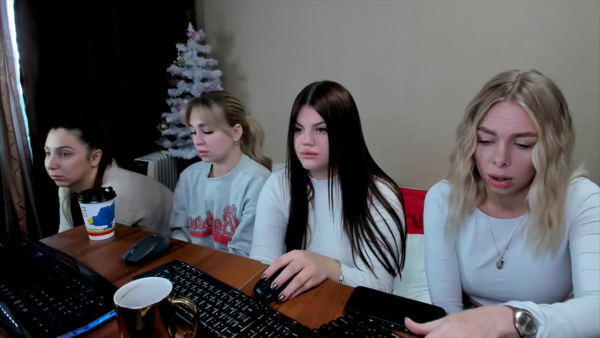 Gallery image thumbnail from YourPupsik's myfreecams stream on, 01/05/2024, 08:57 image 1 of 20