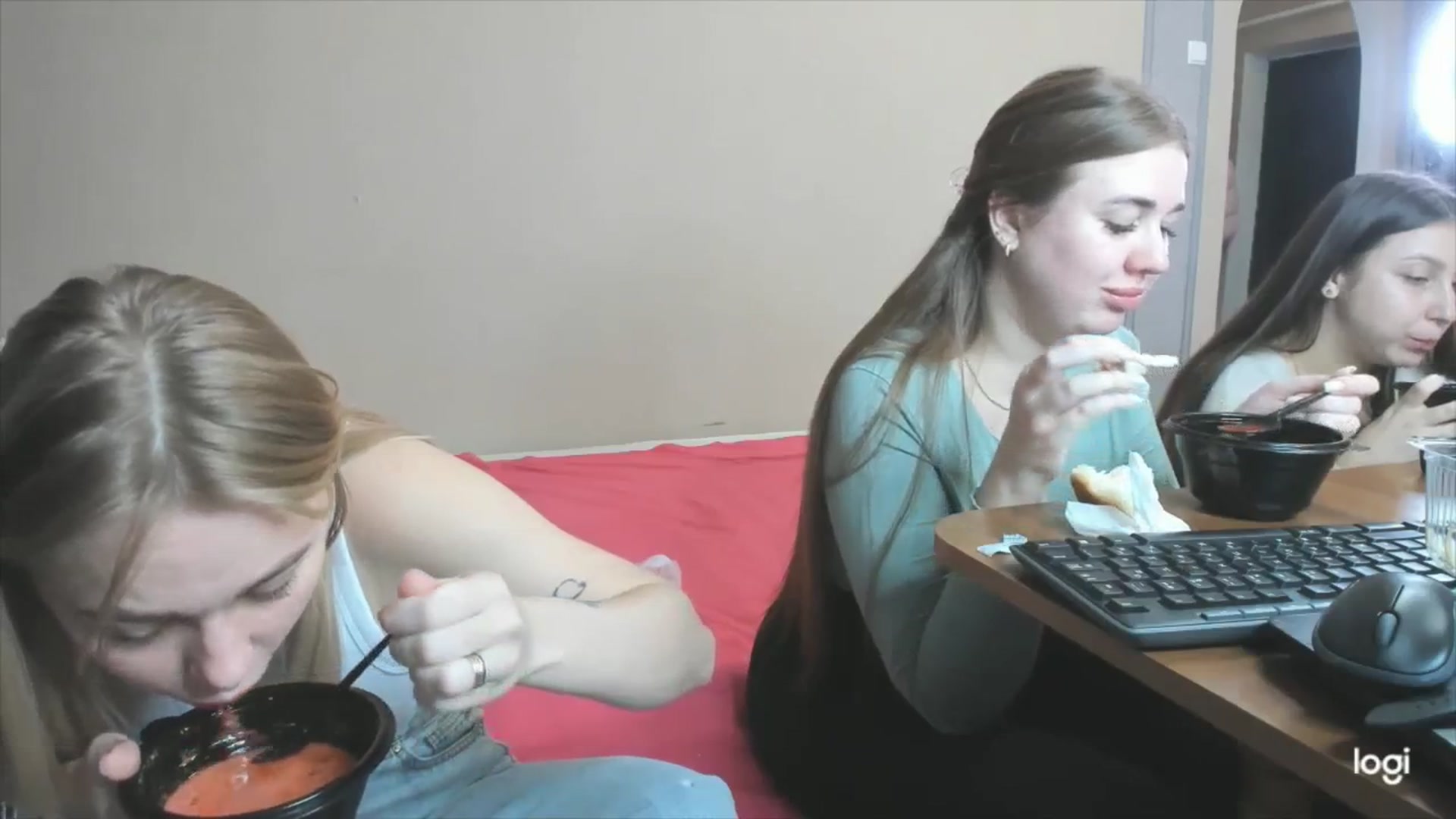 Gallery image thumbnail from YourPupsik's myfreecams stream on, 03/13/2024, 11:34 image 8 of 20