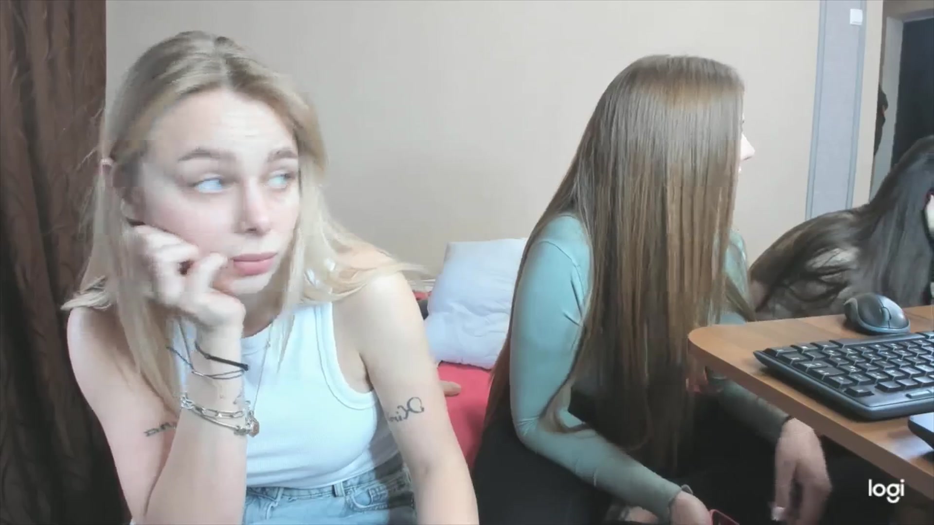 Gallery image thumbnail from YourPupsik's myfreecams stream on, 03/13/2024, 13:17 image 3 of 20