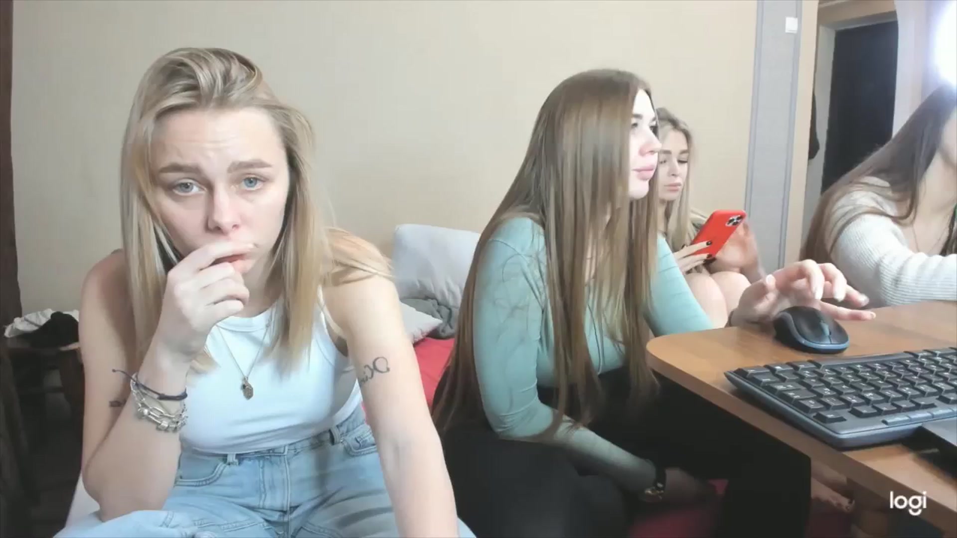 Gallery image thumbnail from YourPupsik's myfreecams stream on, 03/13/2024, 13:17 image 20 of 20