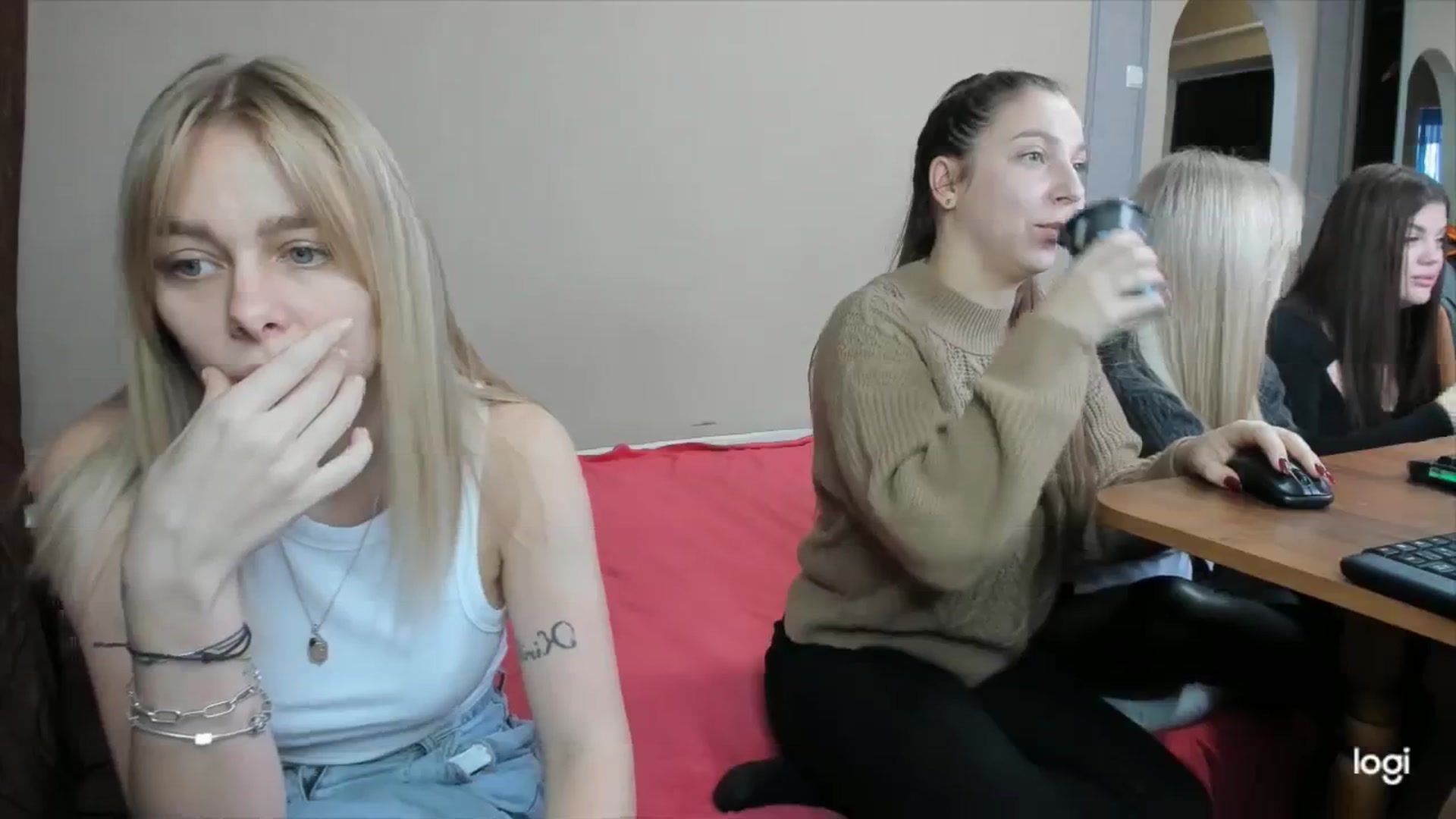 Gallery image thumbnail from YourPupsik's myfreecams stream on, 03/15/2024, 10:26 image 10 of 20
