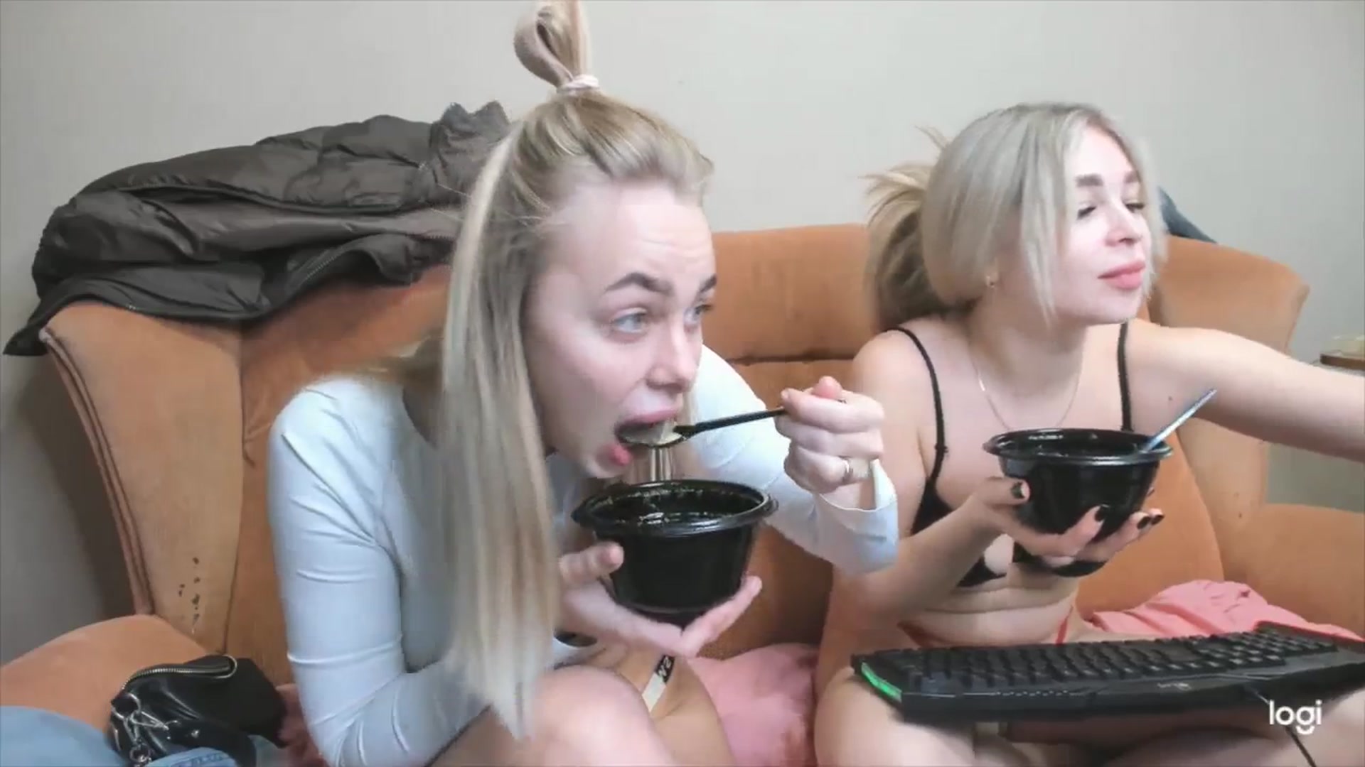 Gallery image thumbnail from YourPupsik's myfreecams stream on, 03/17/2024, 09:42 image 16 of 20