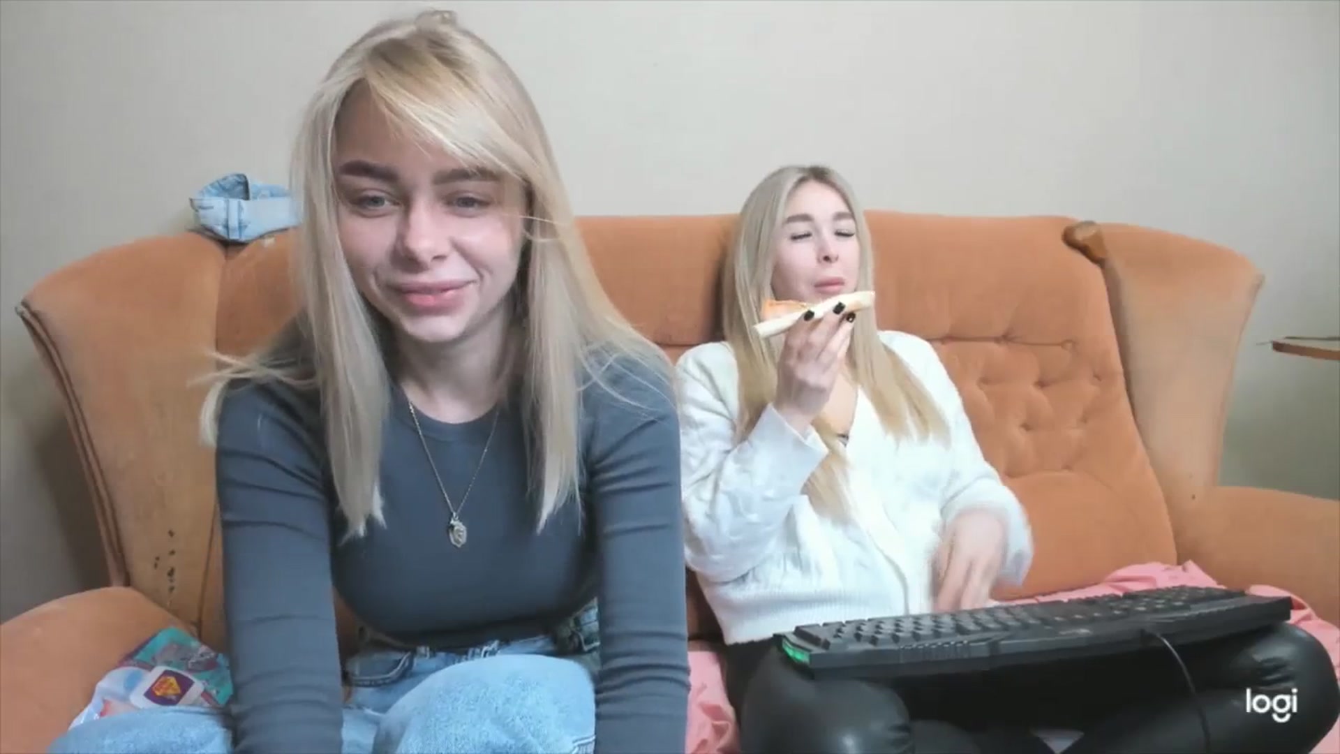 Gallery image thumbnail from YourPupsik's myfreecams stream on, 03/18/2024, 10:21 image 6 of 20