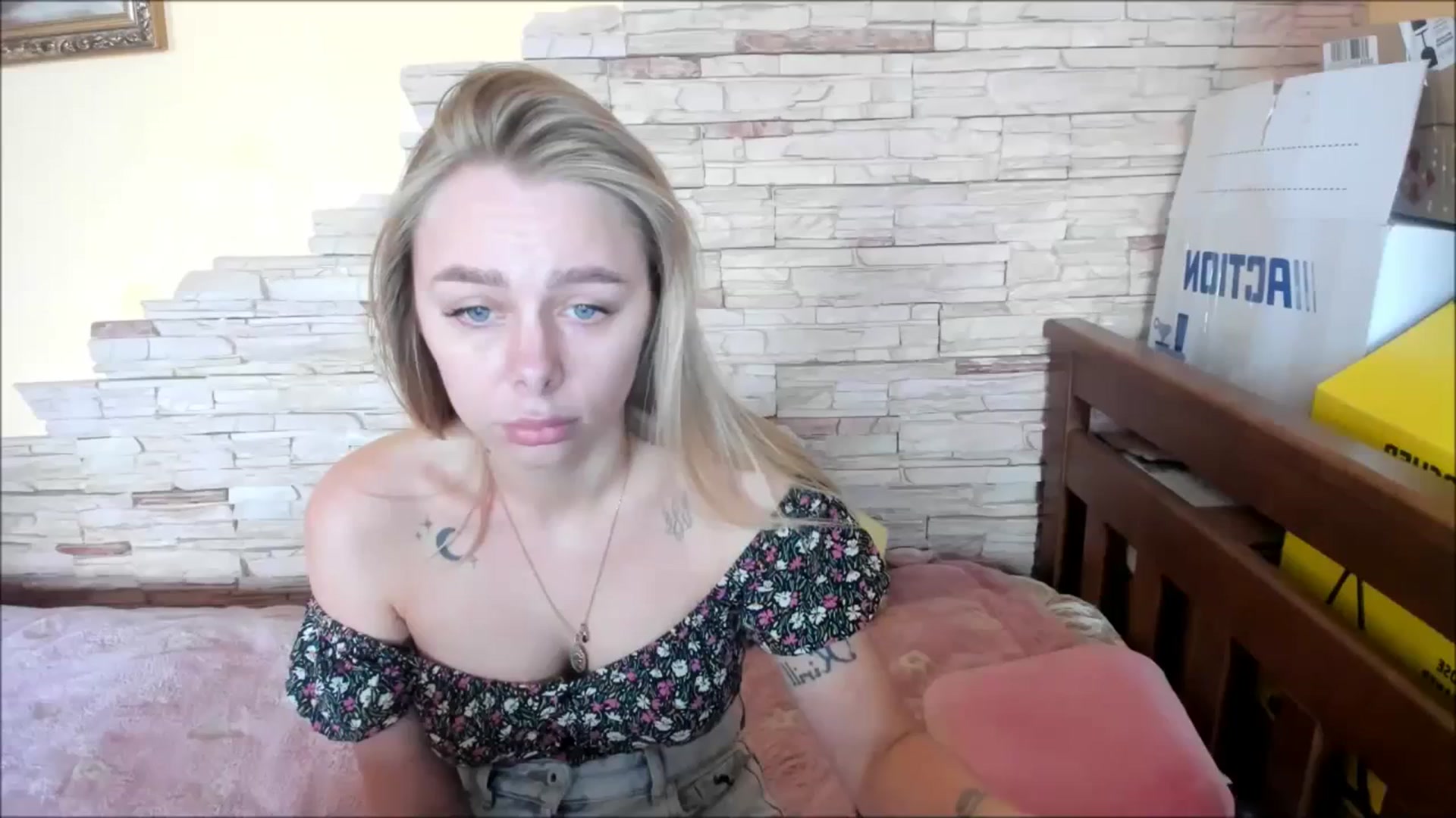 Gallery image thumbnail from YourPupsik's myfreecams stream on, 03/30/2024, 12:19 image 19 of 20