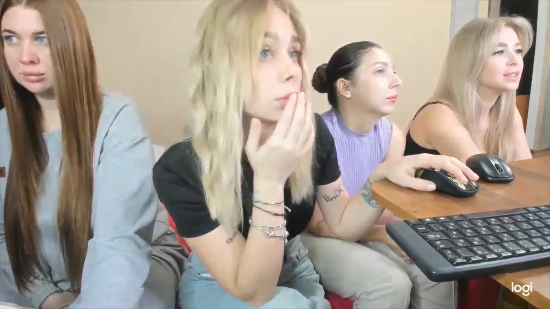 Gallery image thumbnail from YourPupsik's myfreecams stream on, 04/08/2024, 09:31 image 3 of 20