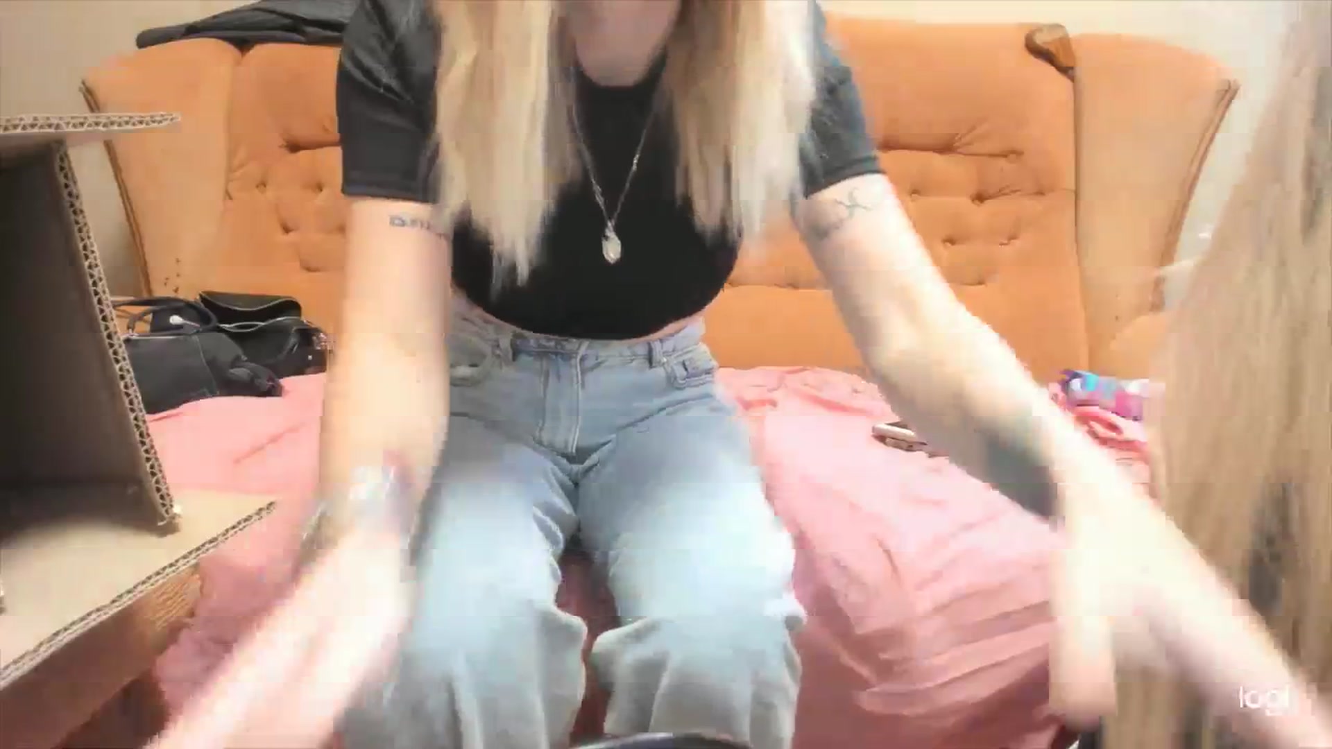 Gallery image thumbnail from YourPupsik's myfreecams stream on, 04/08/2024, 09:31 image 11 of 20