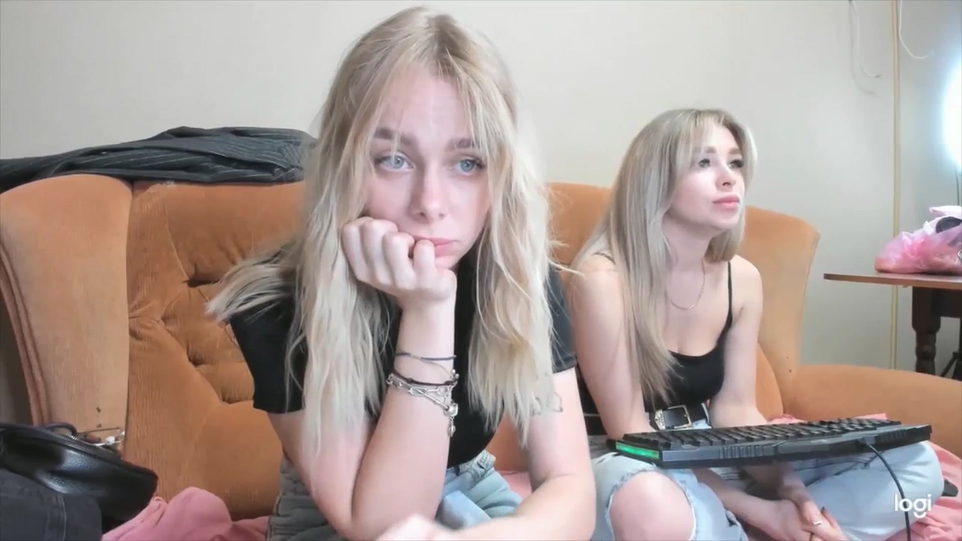 Gallery image thumbnail from YourPupsik's myfreecams stream on, 04/08/2024, 10:30 image 15 of 20