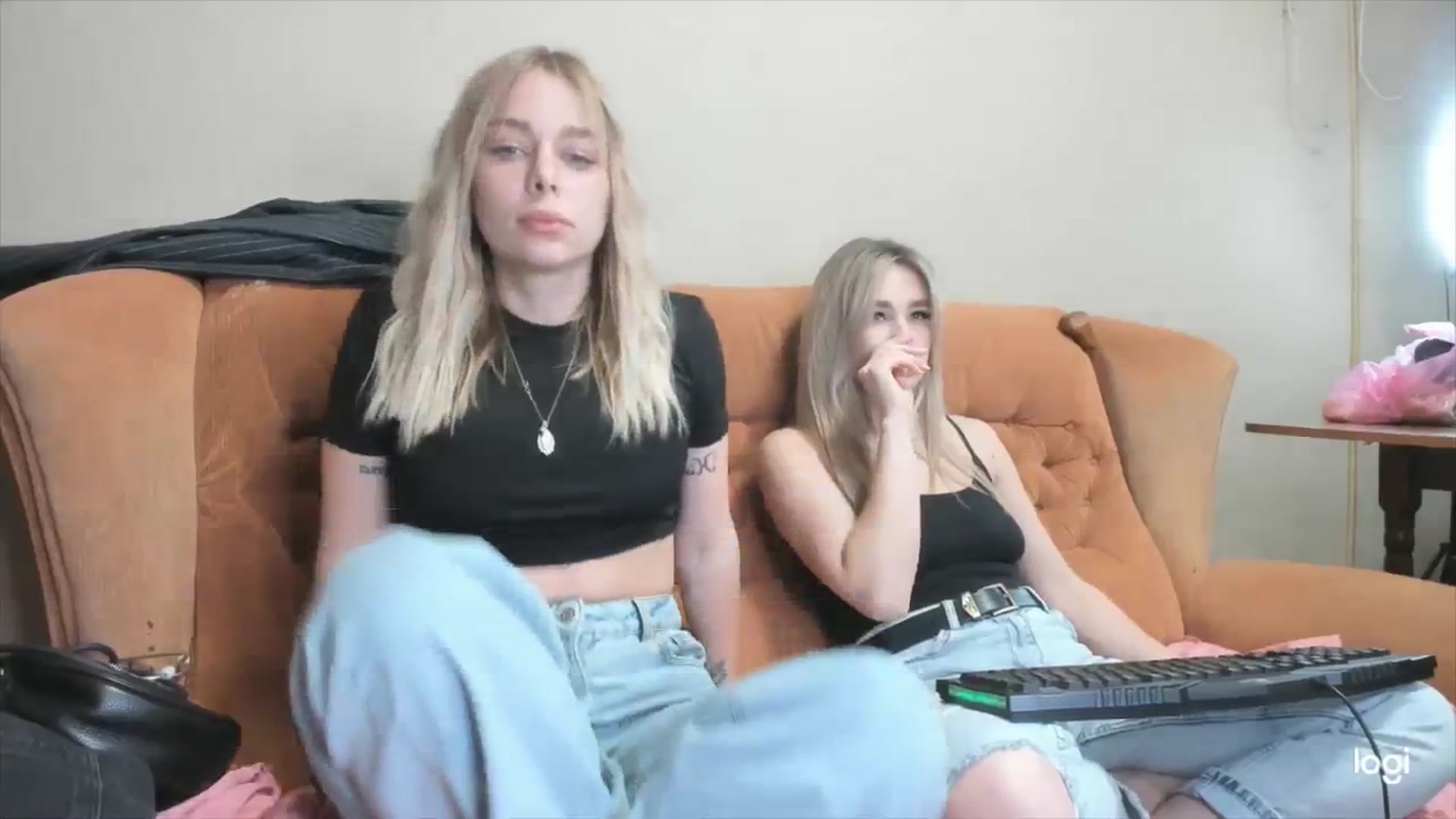 Gallery image thumbnail from YourPupsik's myfreecams stream on, 04/08/2024, 10:30 image 19 of 20