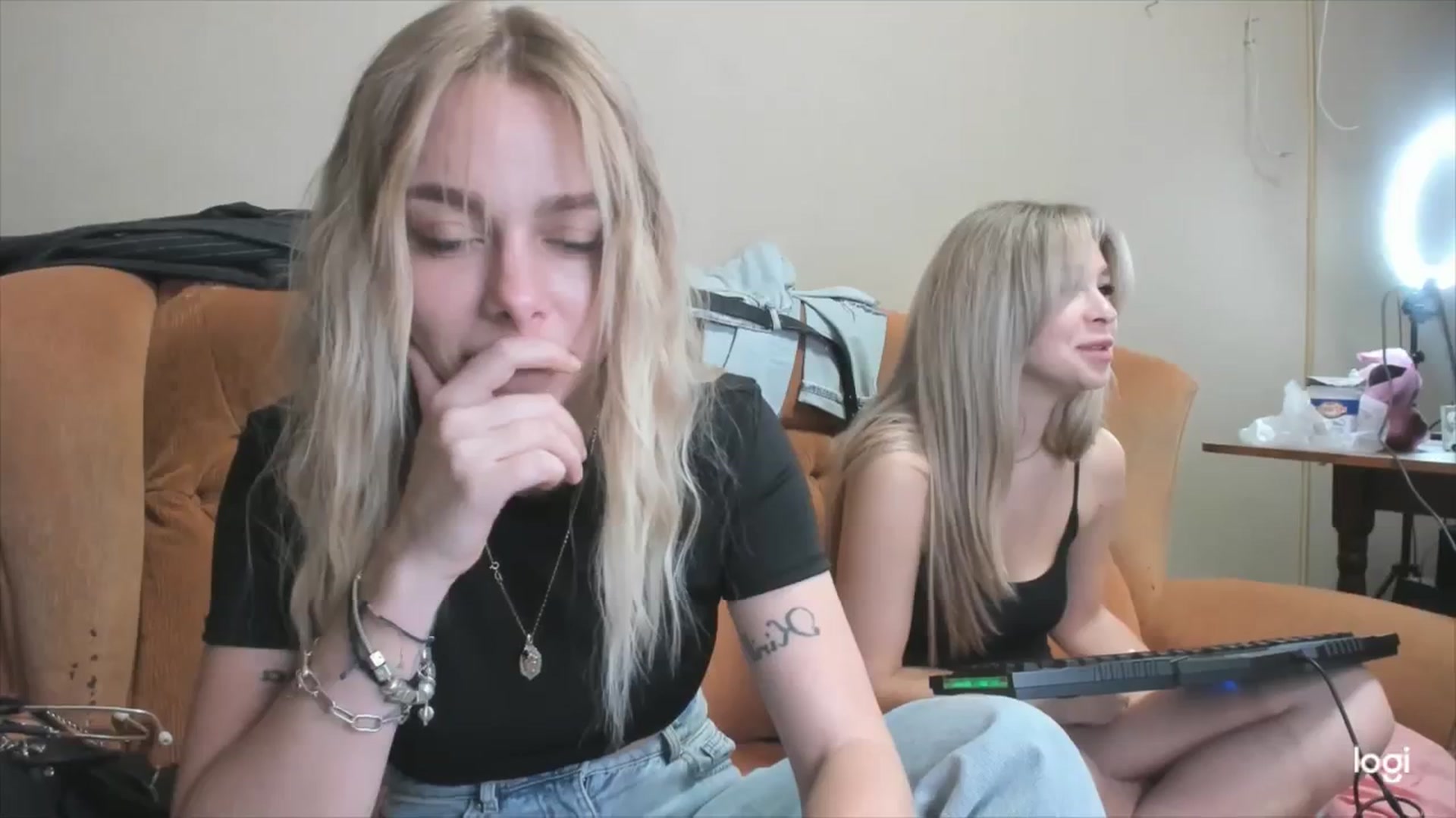 Gallery image thumbnail from YourPupsik's myfreecams stream on, 04/08/2024, 12:38 image 4 of 20