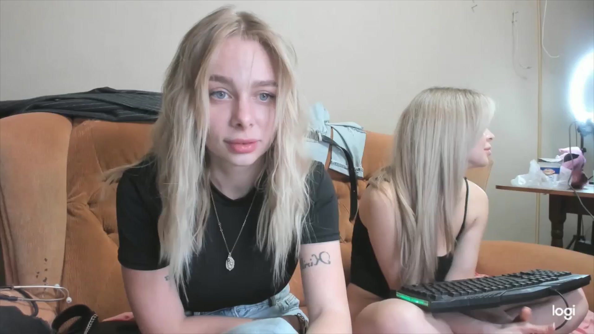 Gallery image thumbnail from YourPupsik's myfreecams stream on, 04/08/2024, 12:38 image 19 of 20