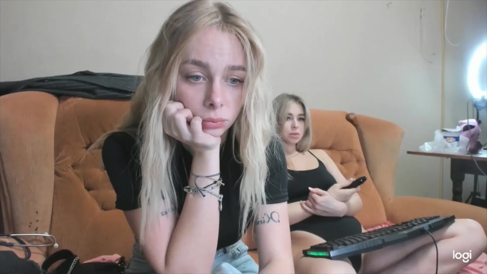 Gallery image thumbnail from YourPupsik's myfreecams stream on, 04/08/2024, 12:38 image 16 of 20