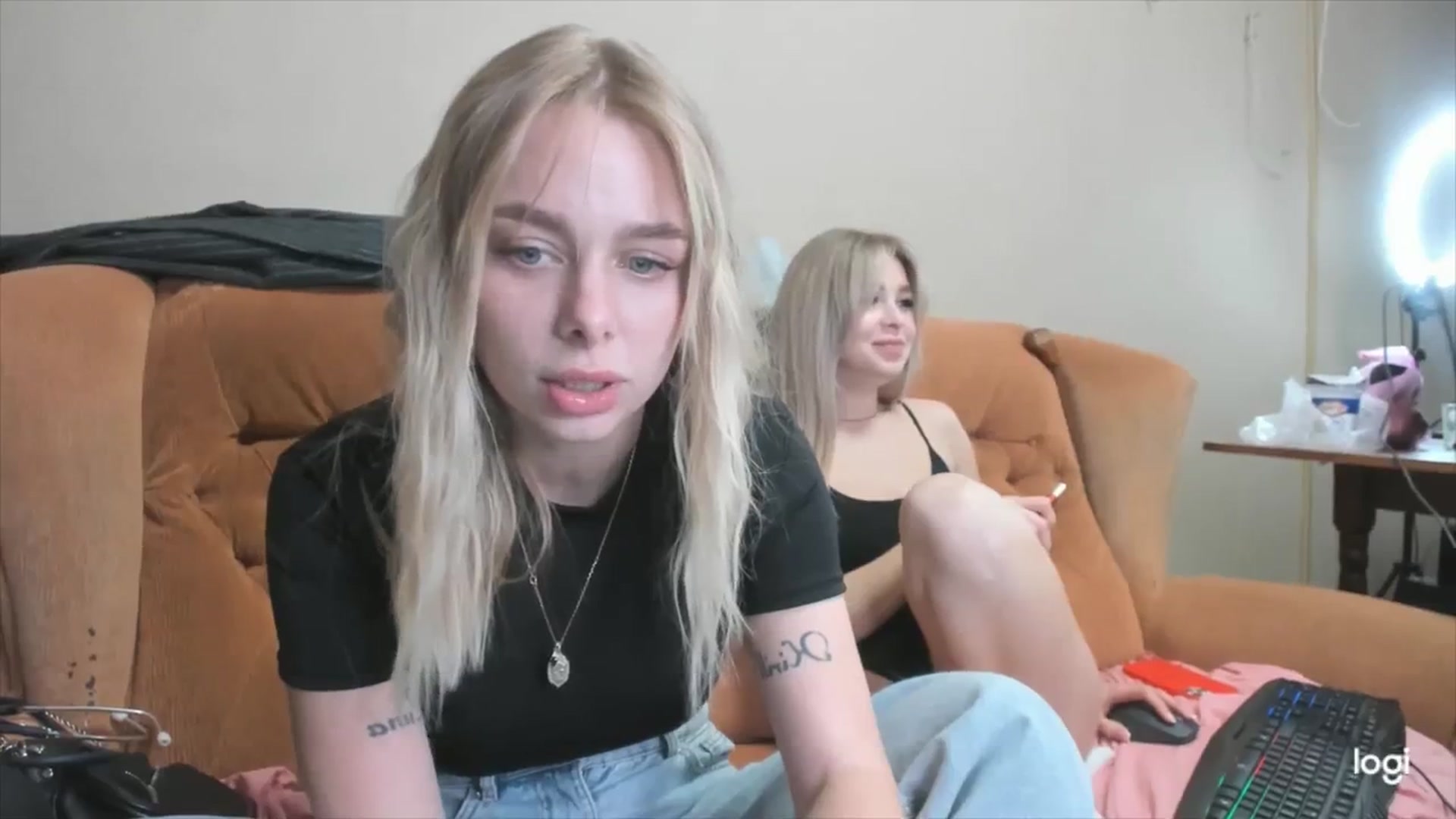 Gallery image thumbnail from YourPupsik's myfreecams stream on, 04/08/2024, 12:38 image 3 of 20