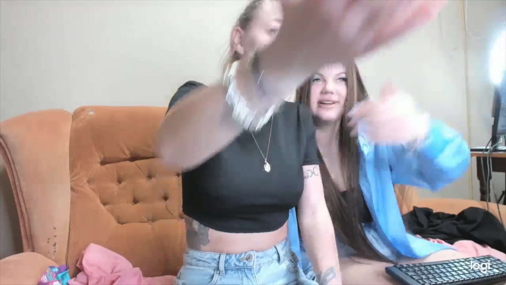 Gallery image thumbnail from YourPupsik's myfreecams stream on, 04/09/2024, 08:40 image 12 of 20