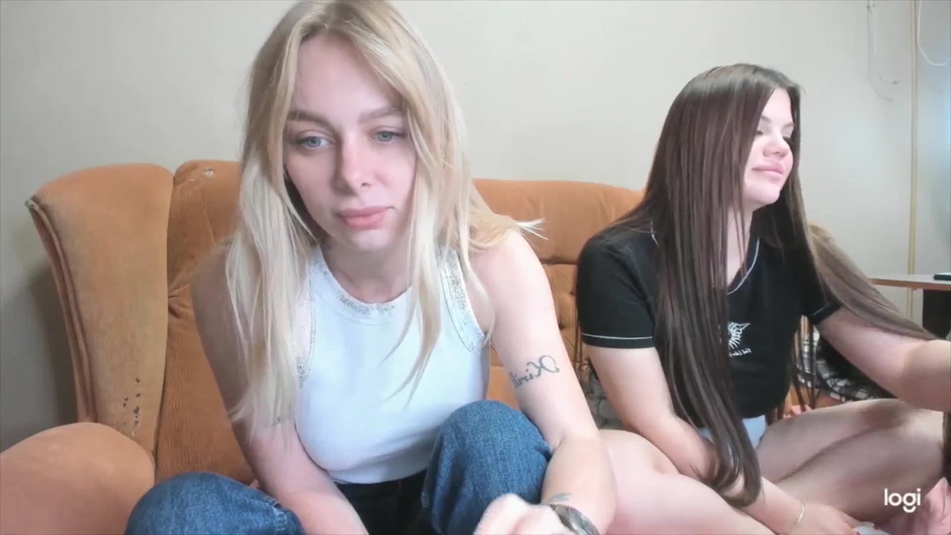 Gallery image thumbnail from YourPupsik's myfreecams stream on, 04/10/2024, 09:32 image 5 of 20