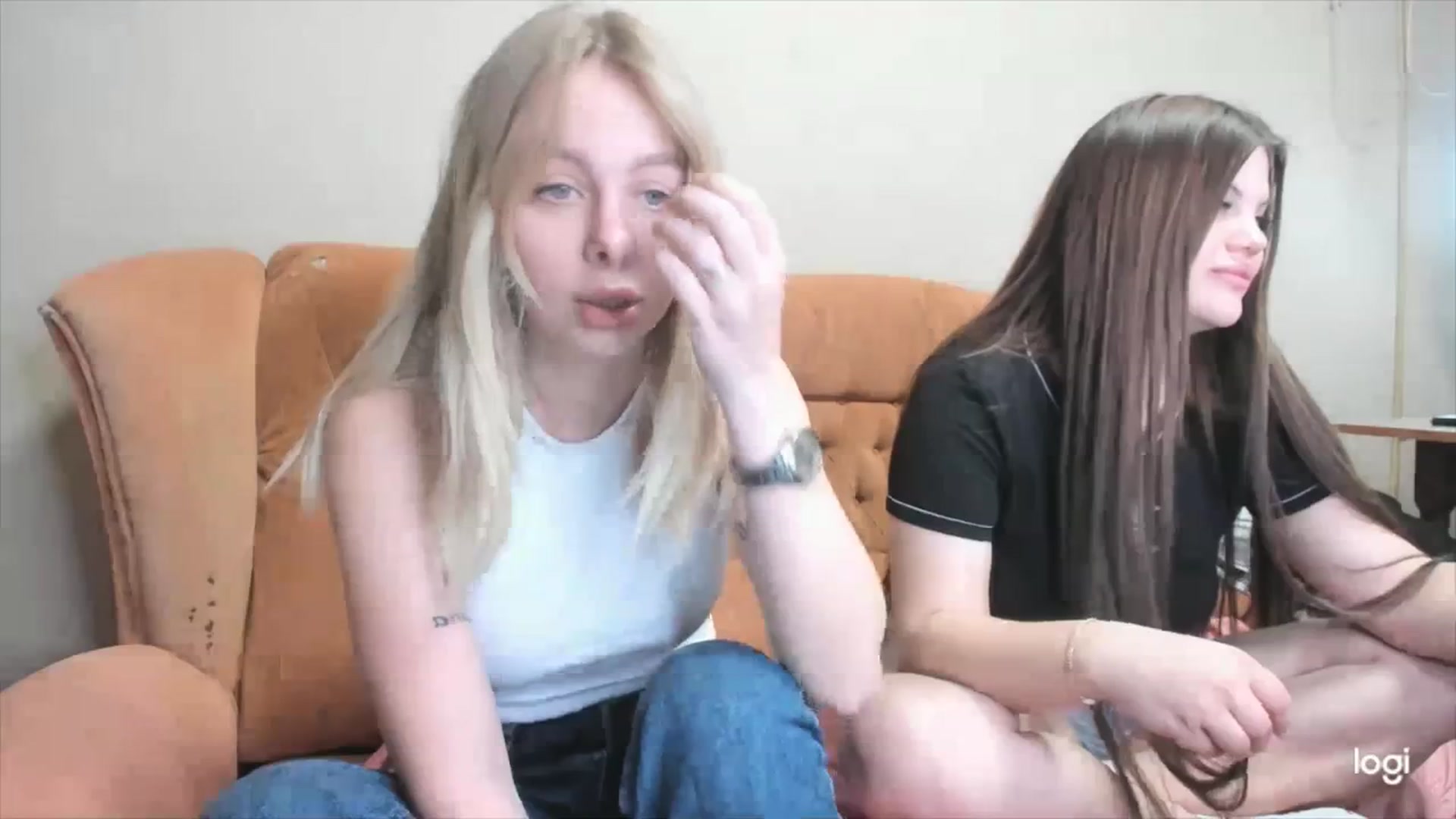 Gallery image thumbnail from YourPupsik's myfreecams stream on, 04/10/2024, 09:32 image 10 of 20