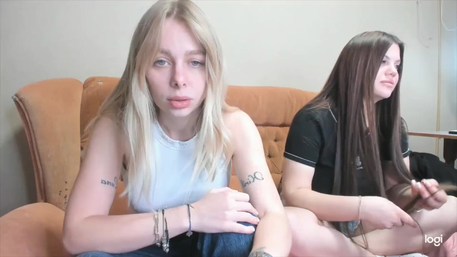 Gallery image thumbnail from YourPupsik's myfreecams stream on, 04/10/2024, 09:32 image 9 of 20