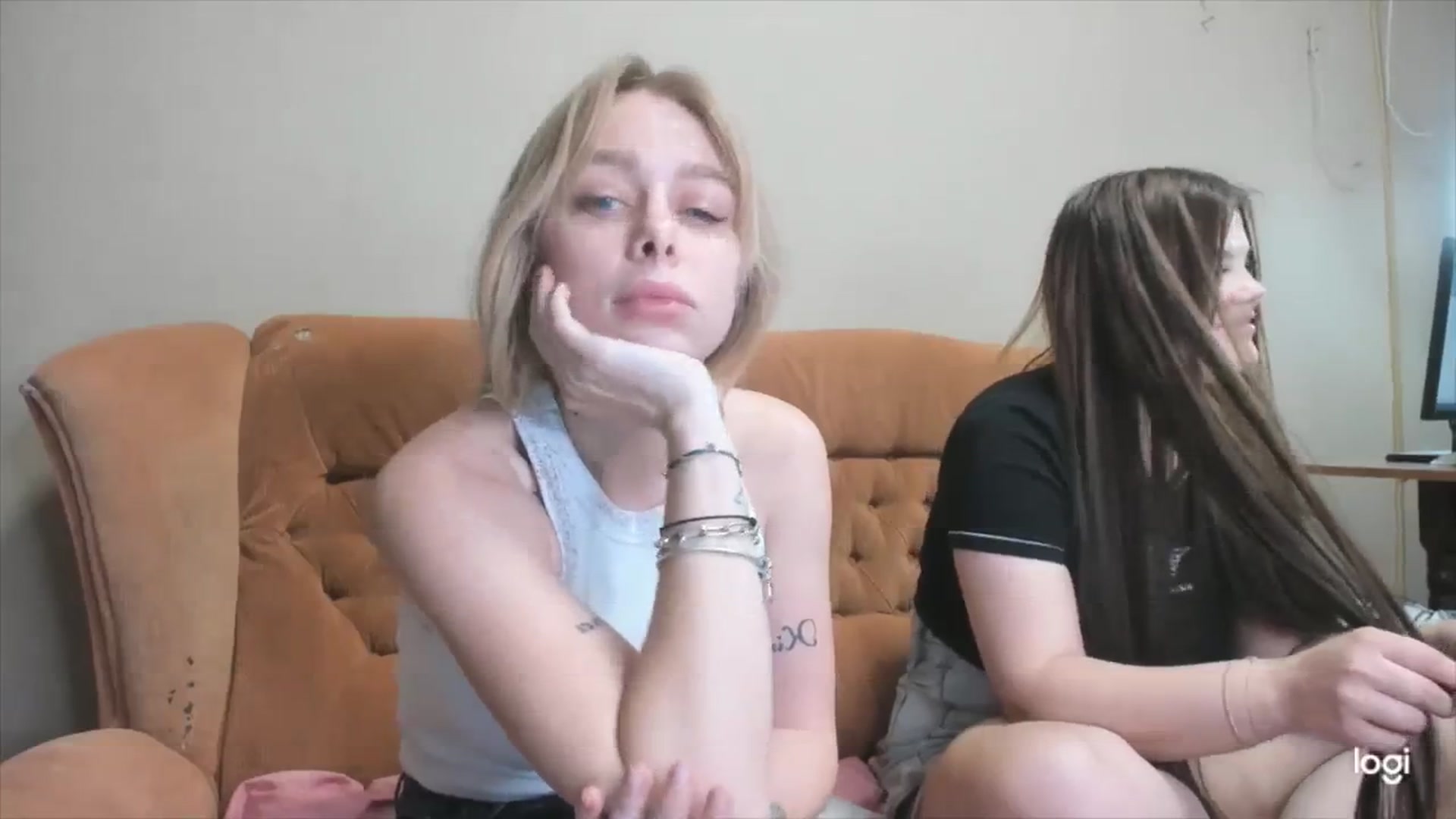 Gallery image thumbnail from YourPupsik's myfreecams stream on, 04/10/2024, 13:12 image 14 of 20