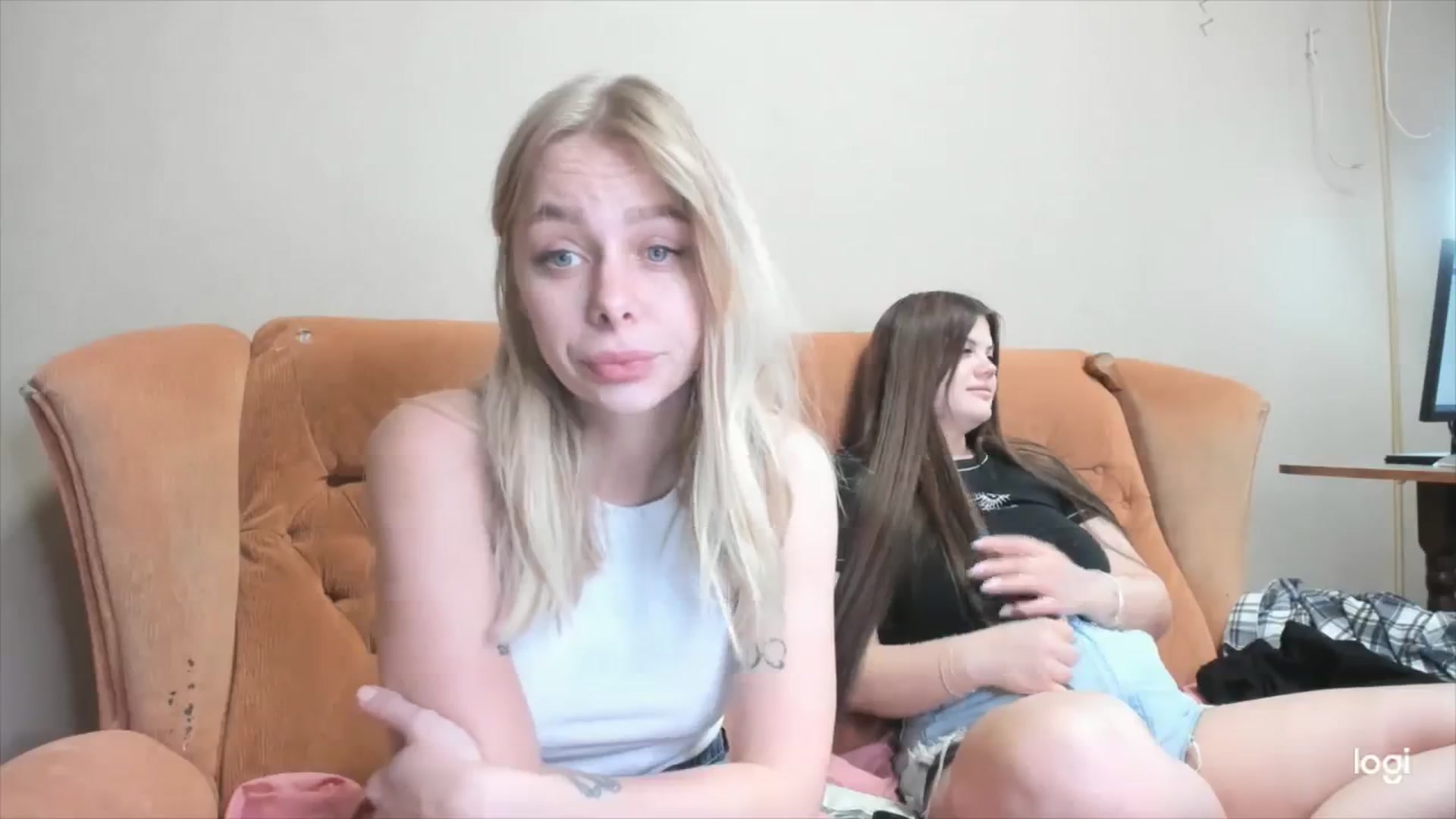 Gallery image thumbnail from YourPupsik's myfreecams stream on, 04/10/2024, 13:12 image 6 of 20
